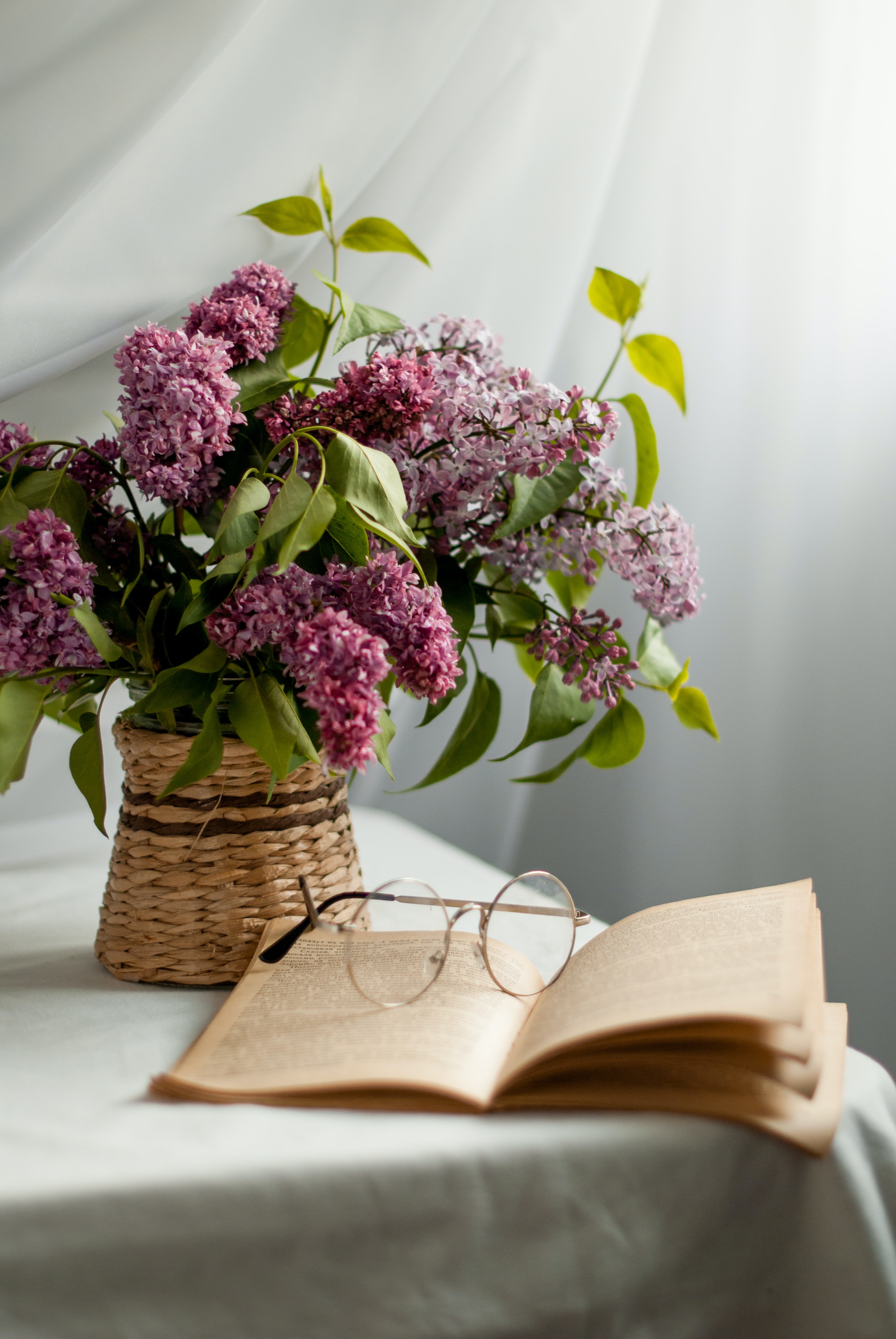 Laden Sie das Lilac, Buch, Brille, Blumen-Bild kostenlos auf Ihren PC-Desktop herunter