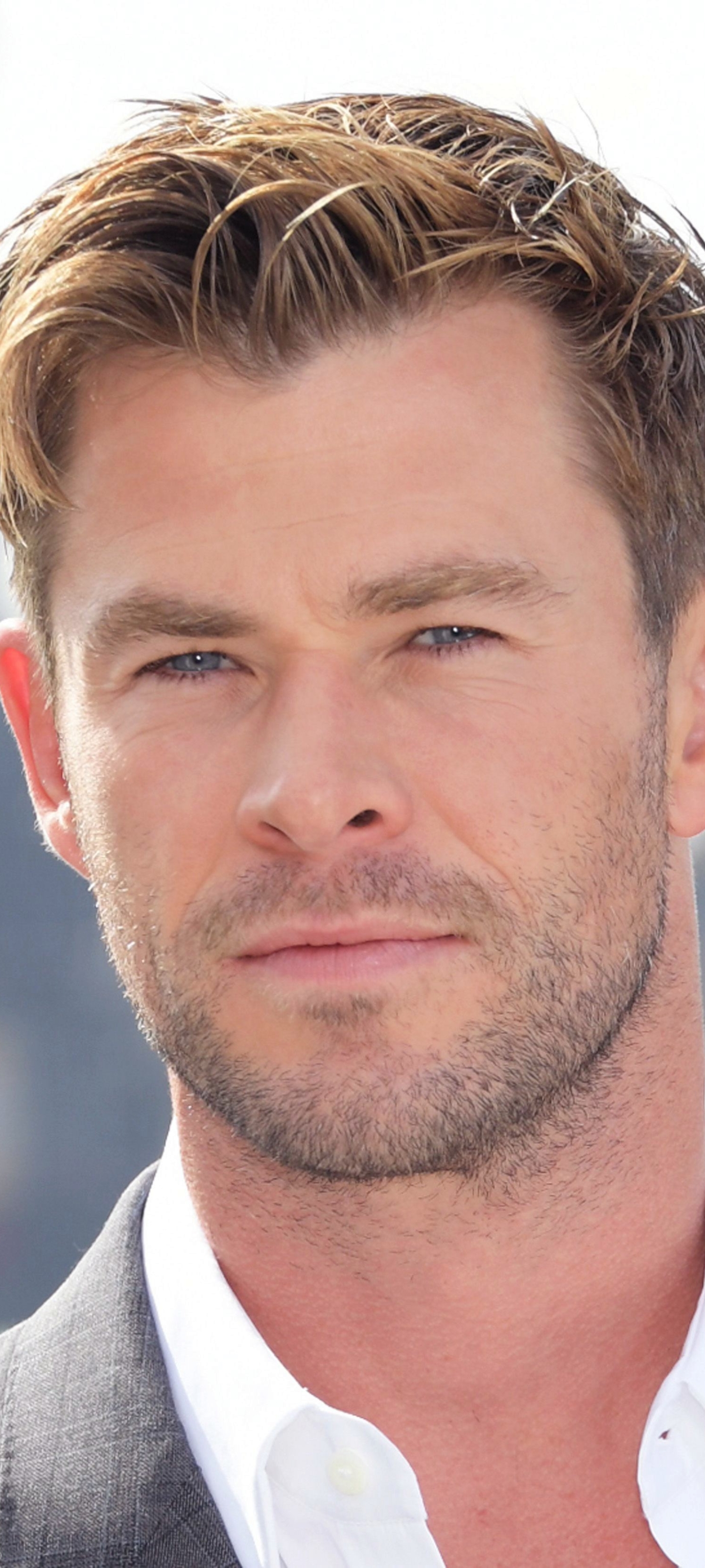 Descarga gratuita de fondo de pantalla para móvil de Australiano, Celebridades, Actor, Chris Hemsworth.