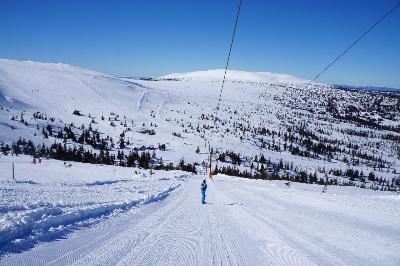 Скачать картинку Снег, Гора, Норвегия, Виды Спорта, Катание На Лыжах в телефон бесплатно.