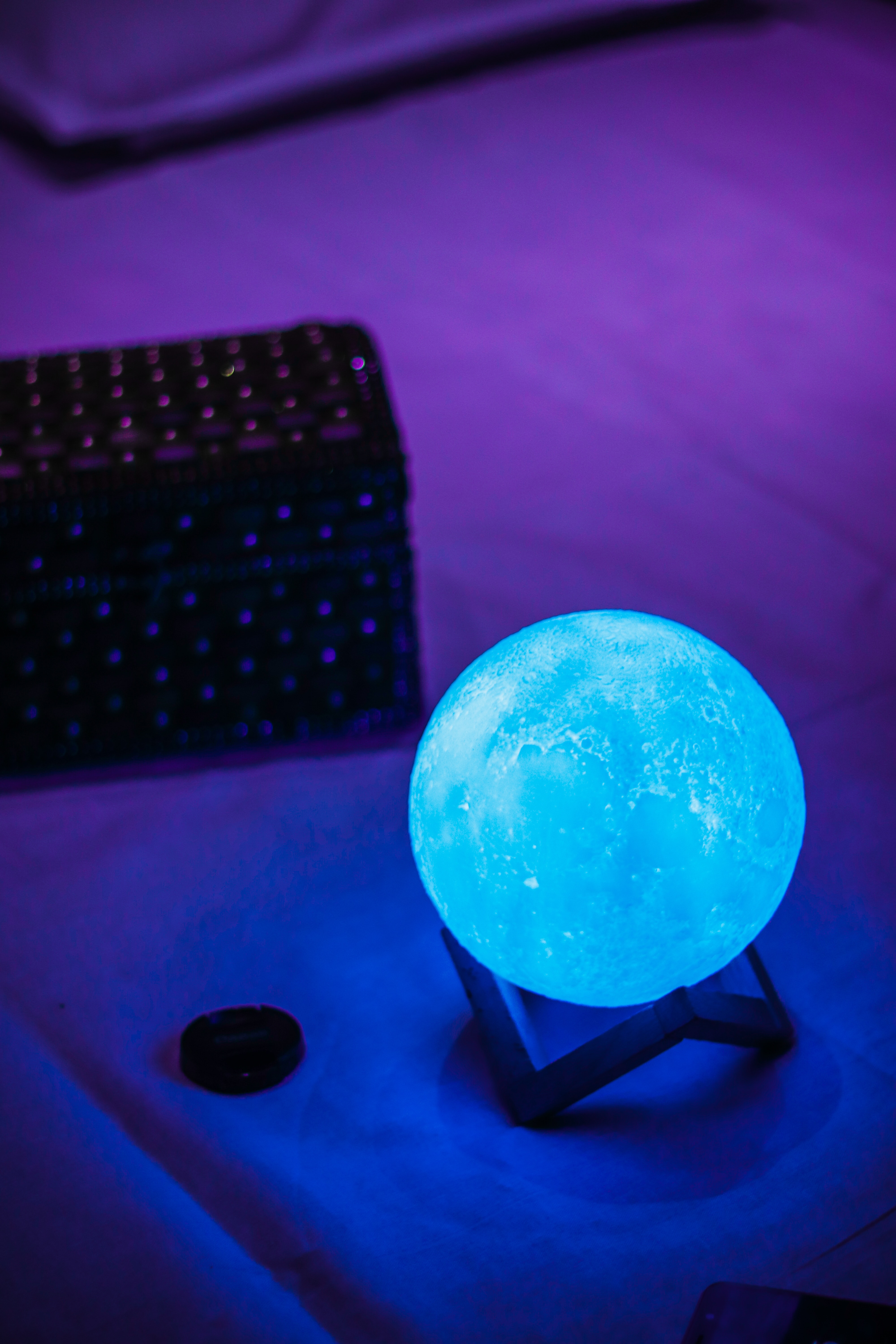 lamp, shine, light, miscellanea, miscellaneous, ball, glow, sphere Image for desktop