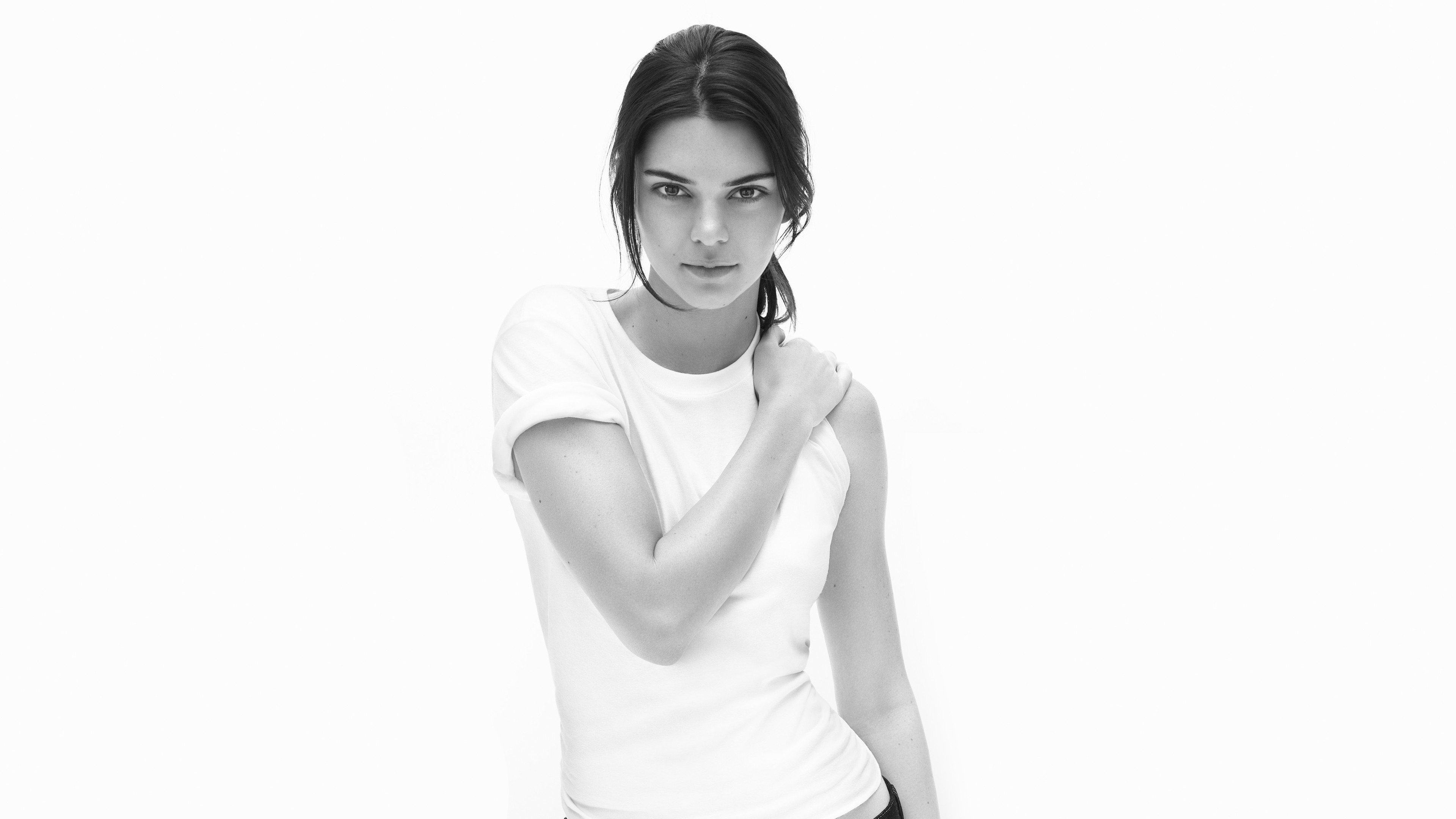 Handy-Wallpaper Einfarbig, Schwarz Weiß, Modell, Amerikanisch, Berühmtheiten, Kendall Jenner kostenlos herunterladen.