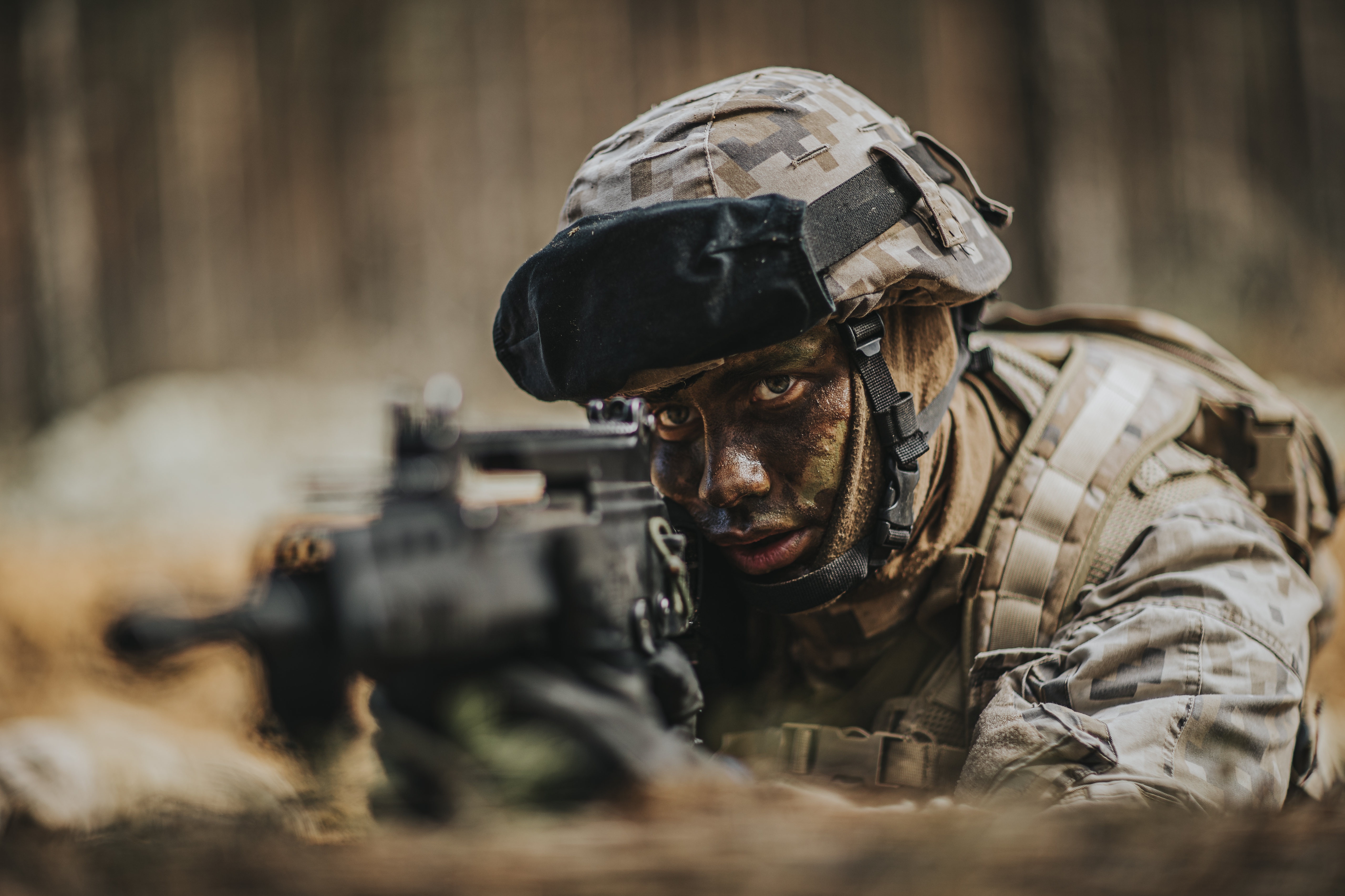 Baixe gratuitamente a imagem Arma, Militar, Soldado na área de trabalho do seu PC