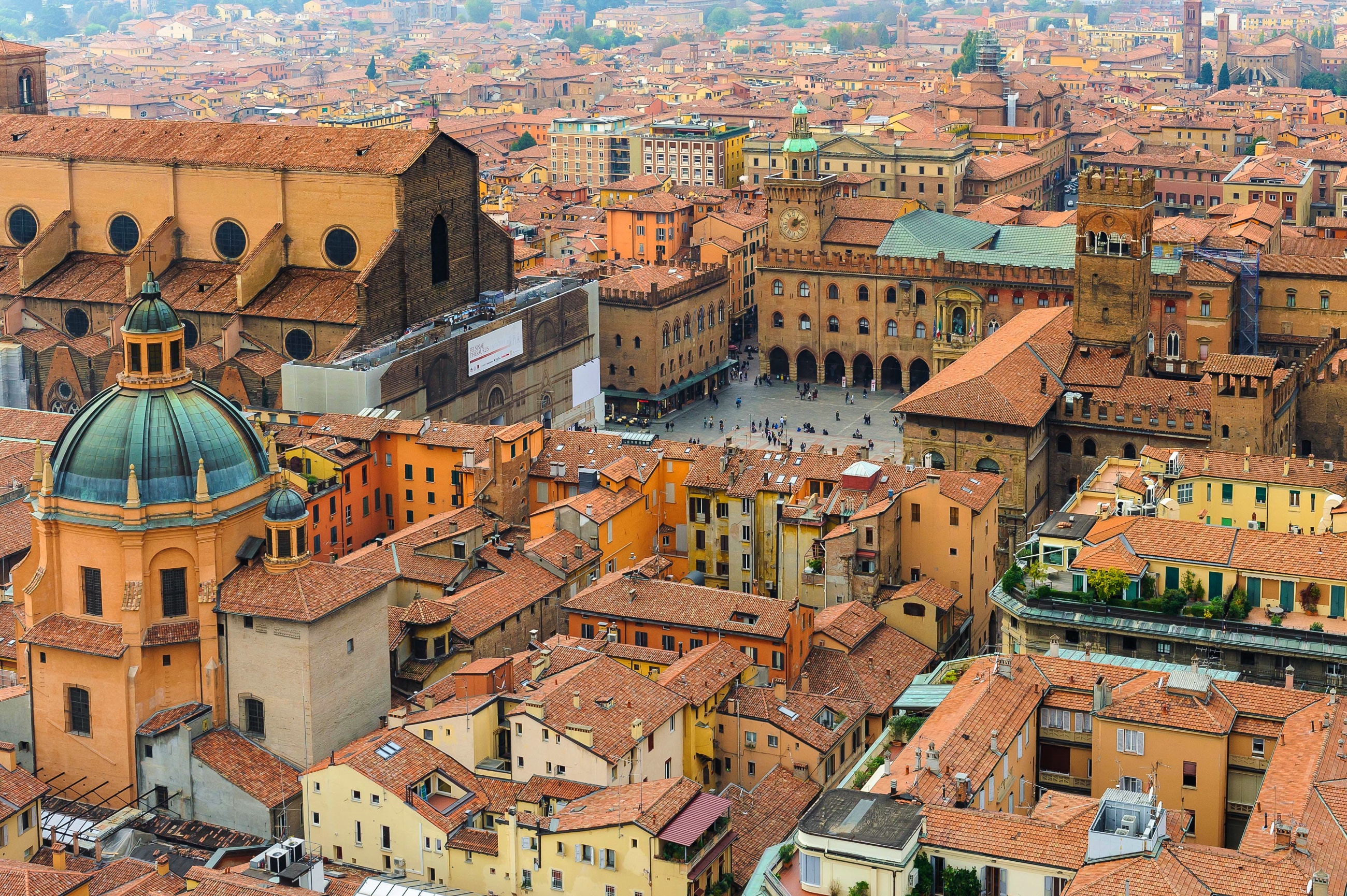 Download mobile wallpaper Cities, Italy, Building, Panorama, Square, Man Made, Bologna for free.