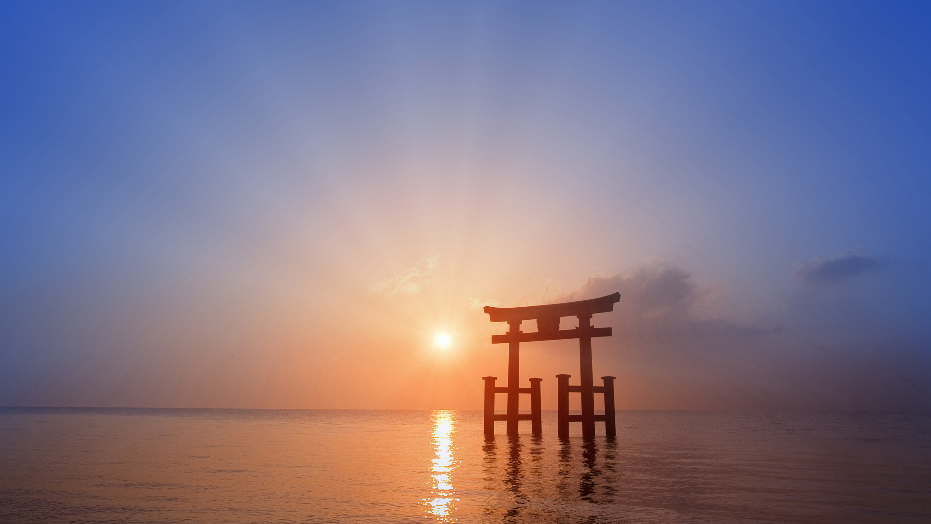 534173 Bild herunterladen schrein, religiös, itsukushima tor, felsentor, tor, horizont, japan, ozean, religion, sonnenaufgang, sonnenuntergang, torii, wasser - Hintergrundbilder und Bildschirmschoner kostenlos