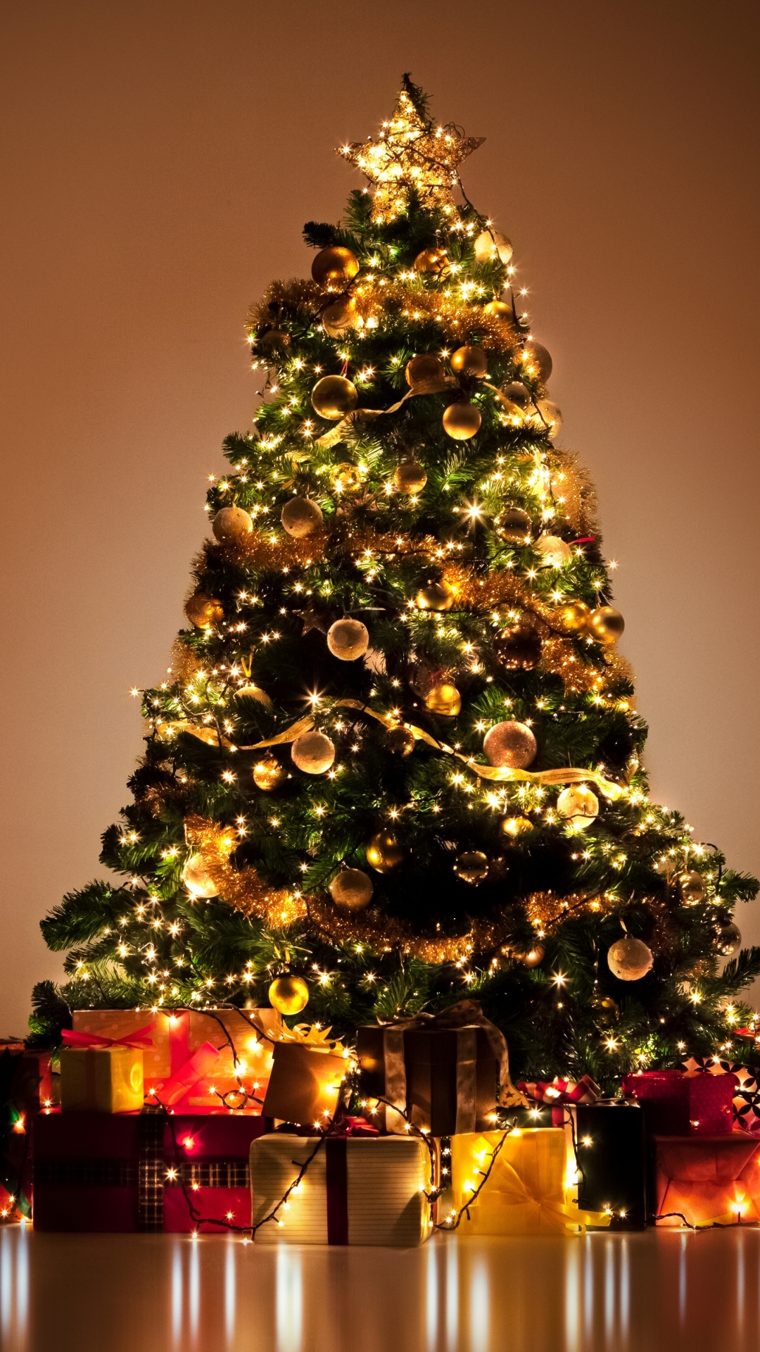 Handy-Wallpaper Feiertage, Weihnachten, Geschenk, Weihnachtsschmuck, Weihnachtsbaum, Weihnachtsbeleuchtung kostenlos herunterladen.