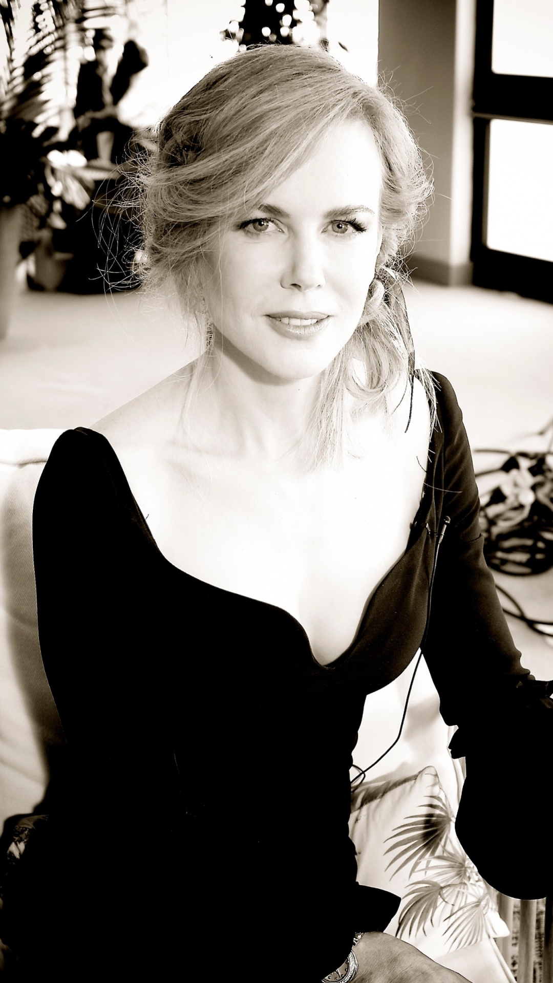 Download mobile wallpaper Nicole Kidman, Blonde, Celebrity, Black & White, Actress, Australian for free.