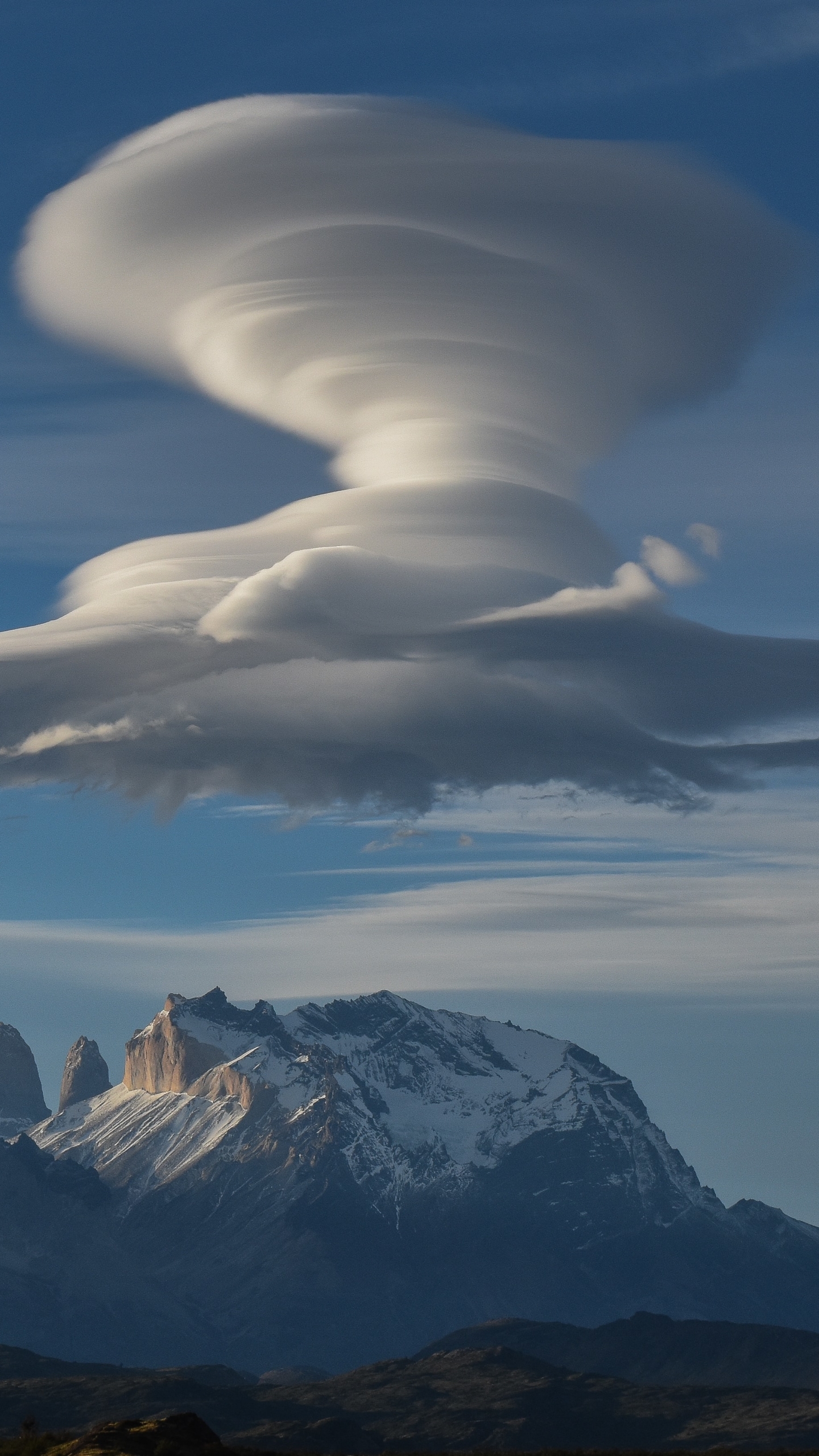 Free download wallpaper Mountains, Mountain, Earth, Cloud, Chile, Patagonia, Torres Del Paine, Torres Del Paine National Park on your PC desktop