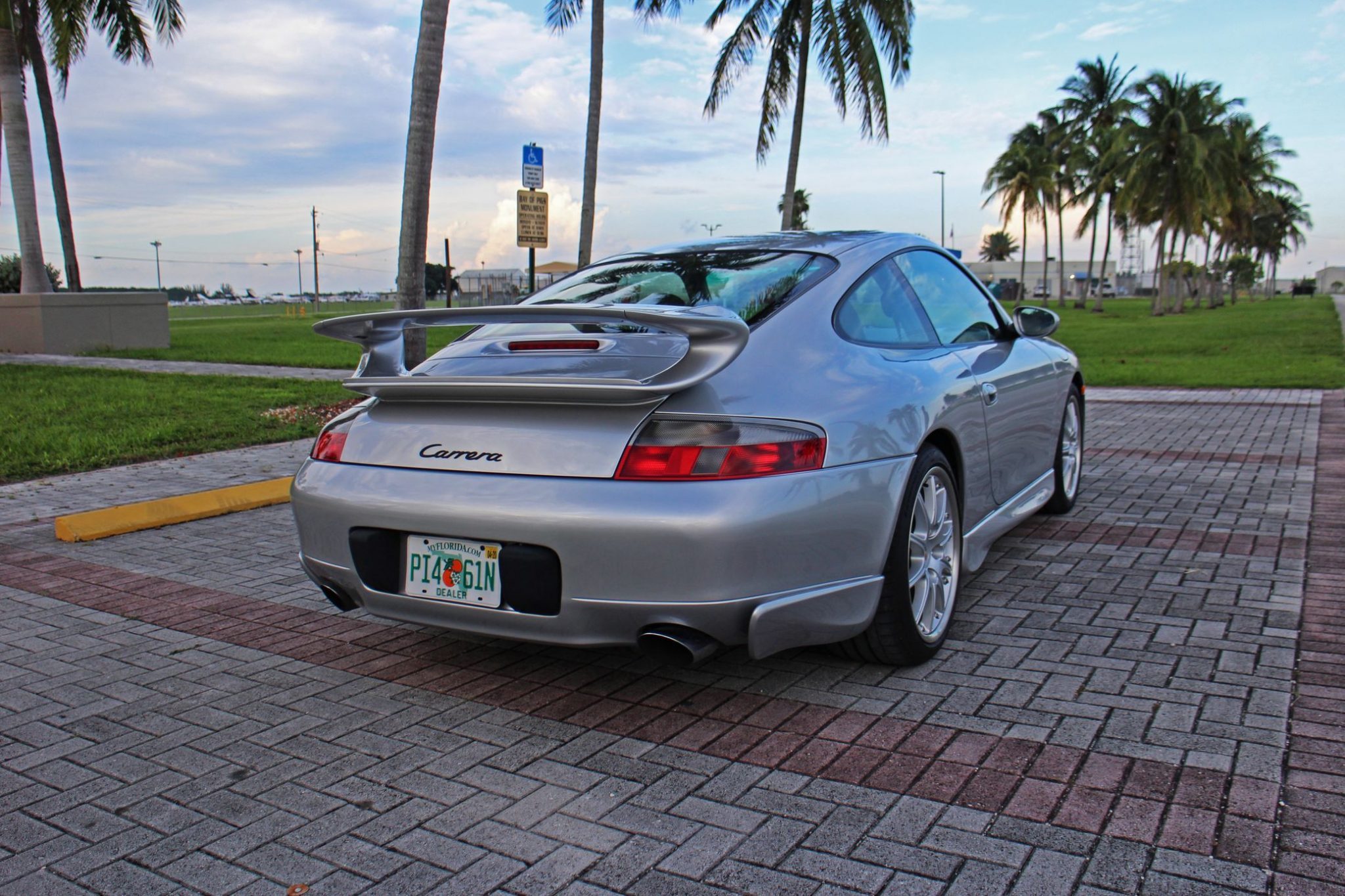 Download mobile wallpaper Car, Vehicles, Porsche 911 Carrera, Silver Car, Coupé for free.