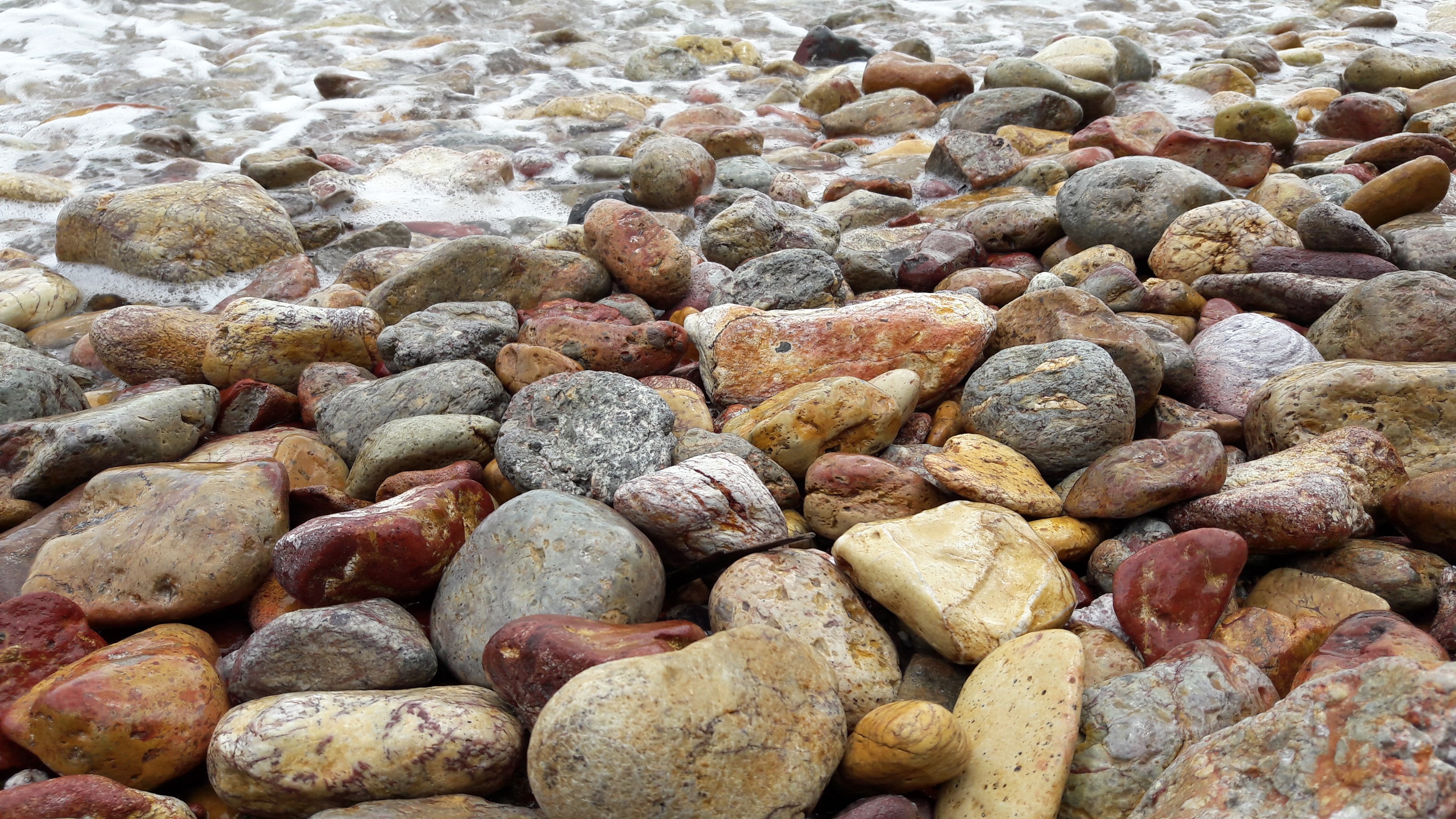 Скачать картинку Камень, Береговая Линия, Земля/природа в телефон бесплатно.