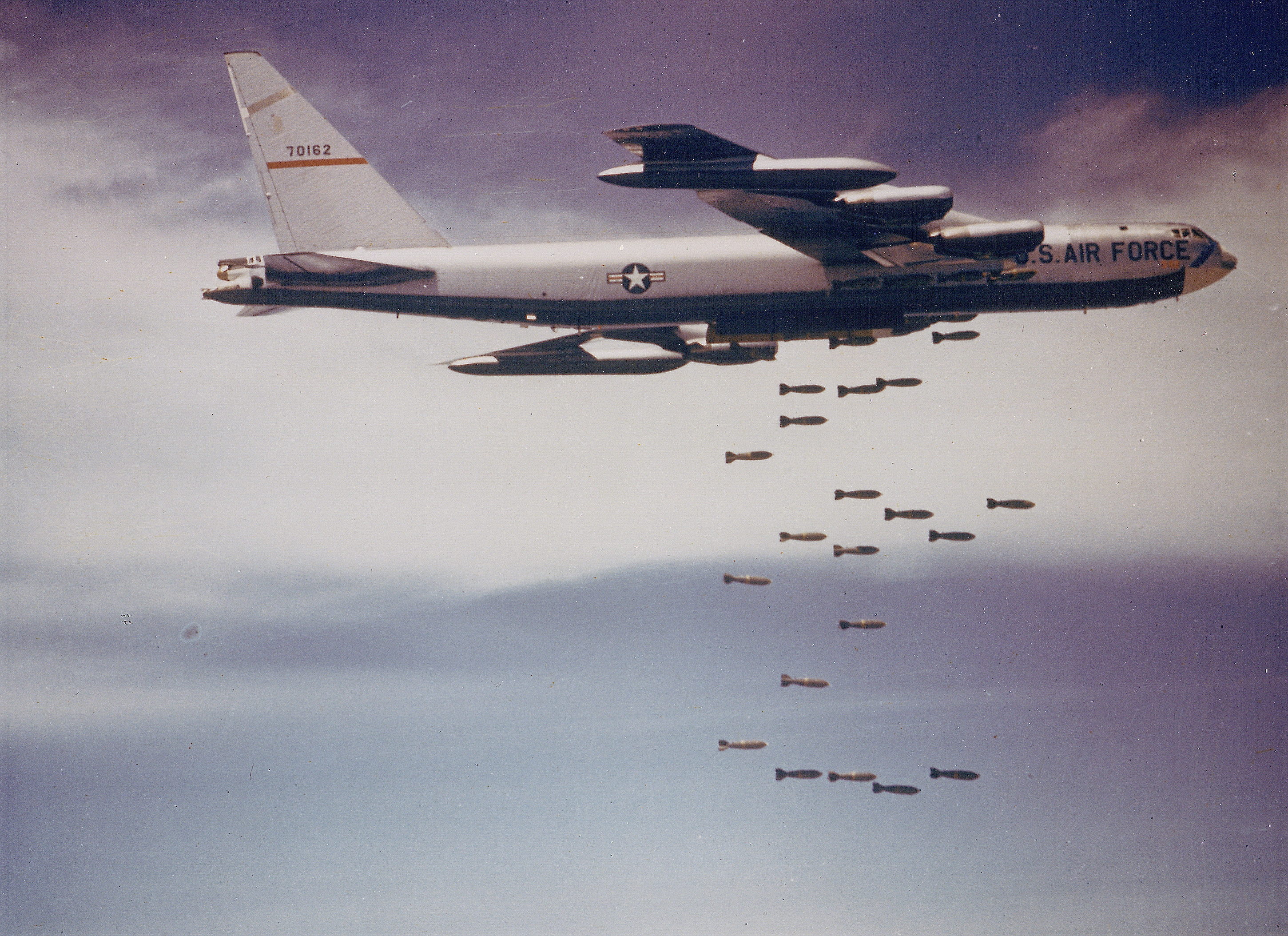 369686壁紙のダウンロード軍隊, ボーイング b 52 ストラトフォートレス, 空軍, 爆撃機-スクリーンセーバーと写真を無料で