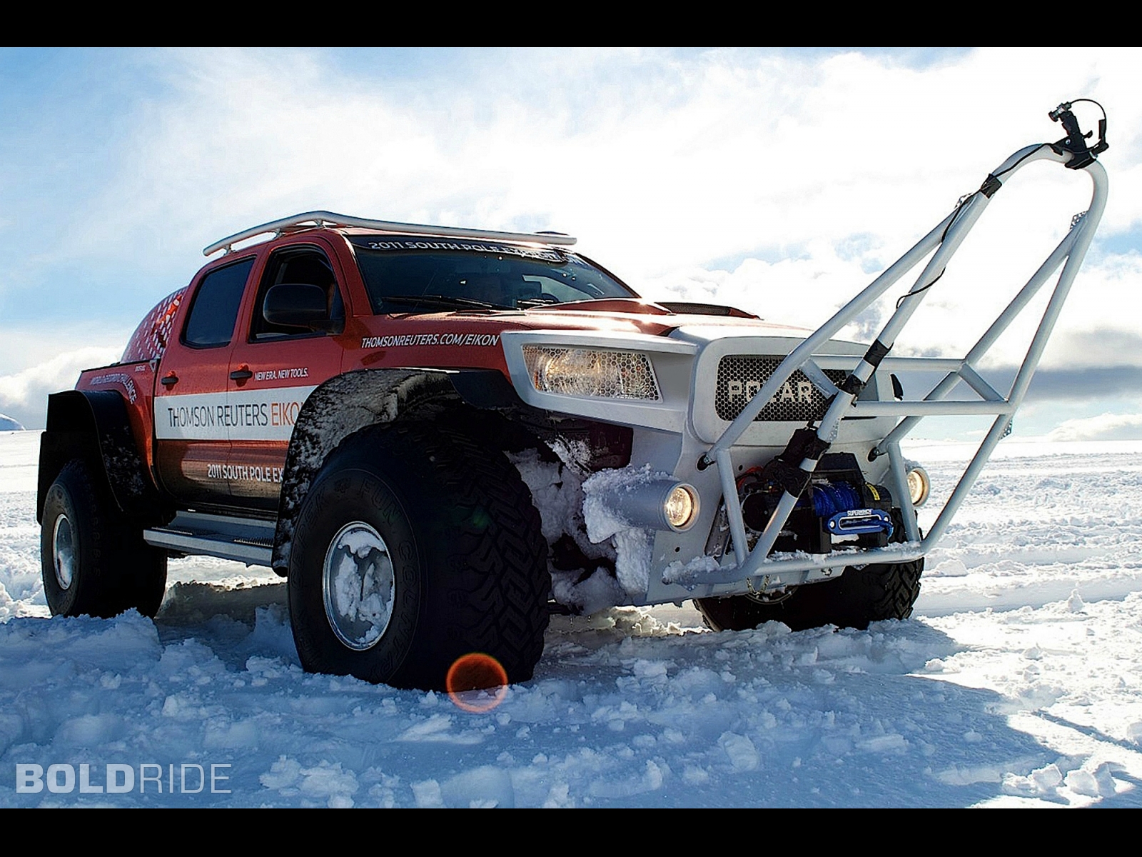 Популярні заставки і фони Концептуальний Автомобіль Polar на комп'ютер