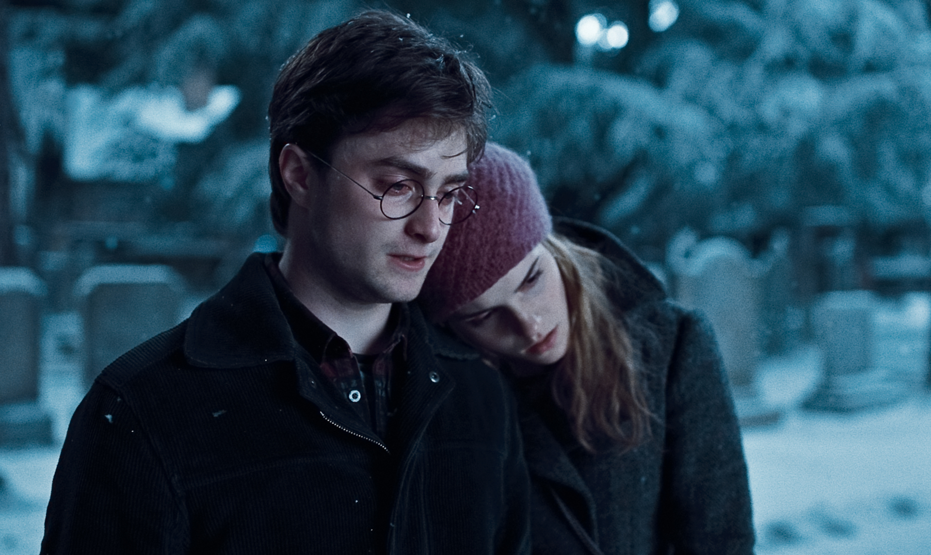 Download mobile wallpaper Harry Potter, Emma Watson, Daniel Radcliffe, Movie, Hermione Granger, Harry Potter And The Deathly Hallows: Part 1 for free.