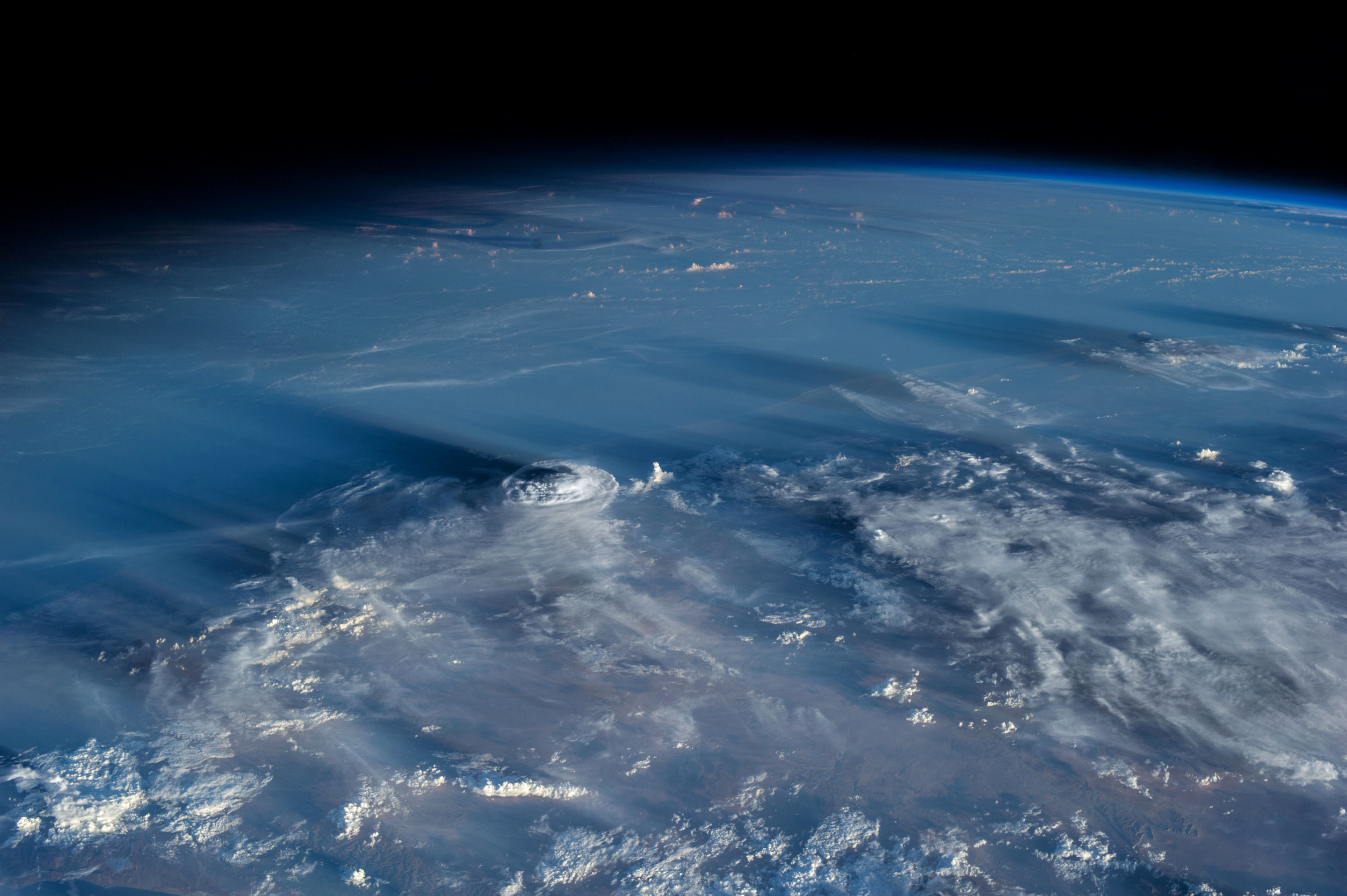 Завантажити шпалери безкоштовно Земля, Хмара, З Космосу картинка на робочий стіл ПК