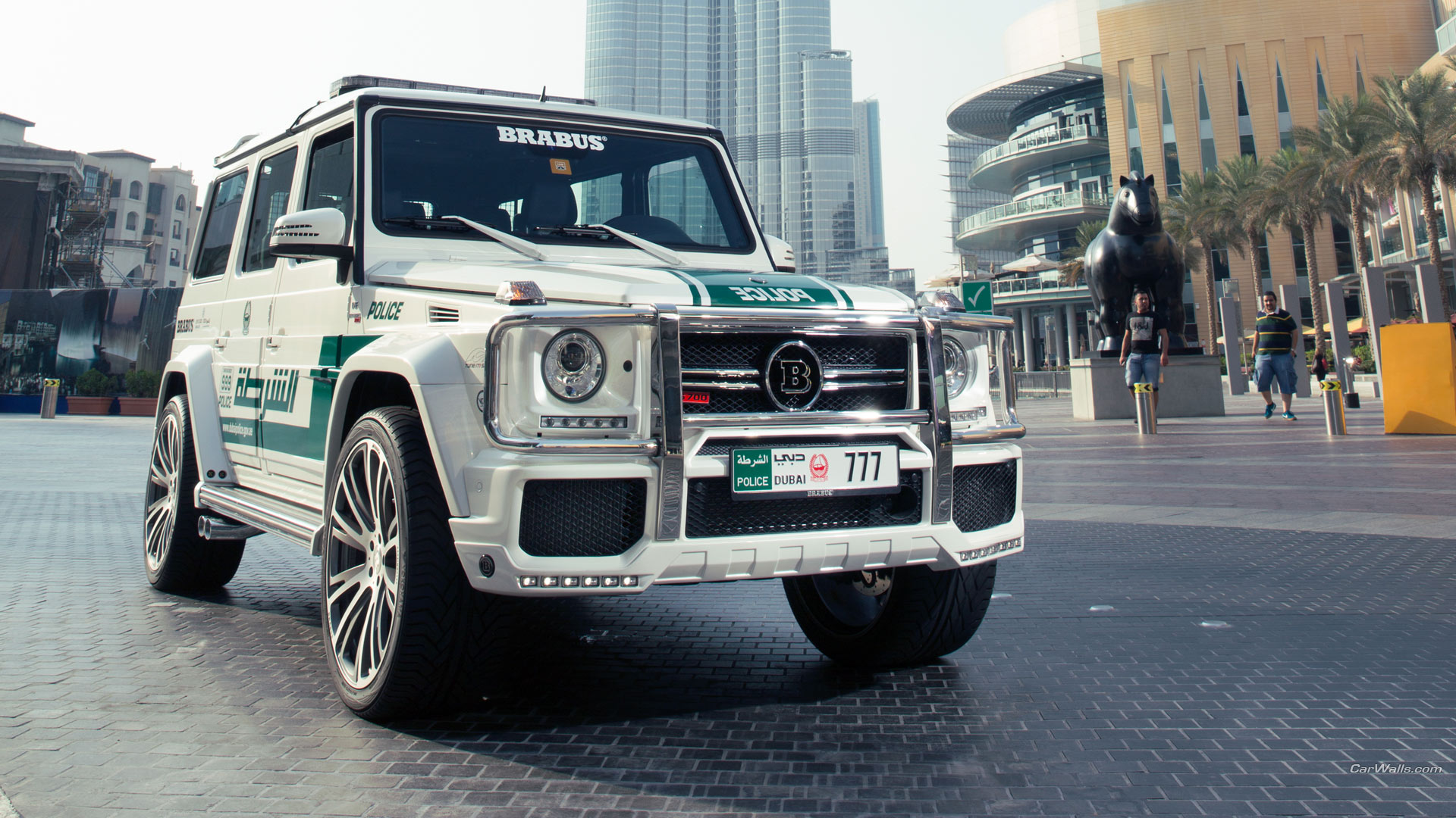 Los mejores fondos de pantalla de 2013 Brabus B63S 700 Widestar Edición De La Policía De Dubái para la pantalla del teléfono
