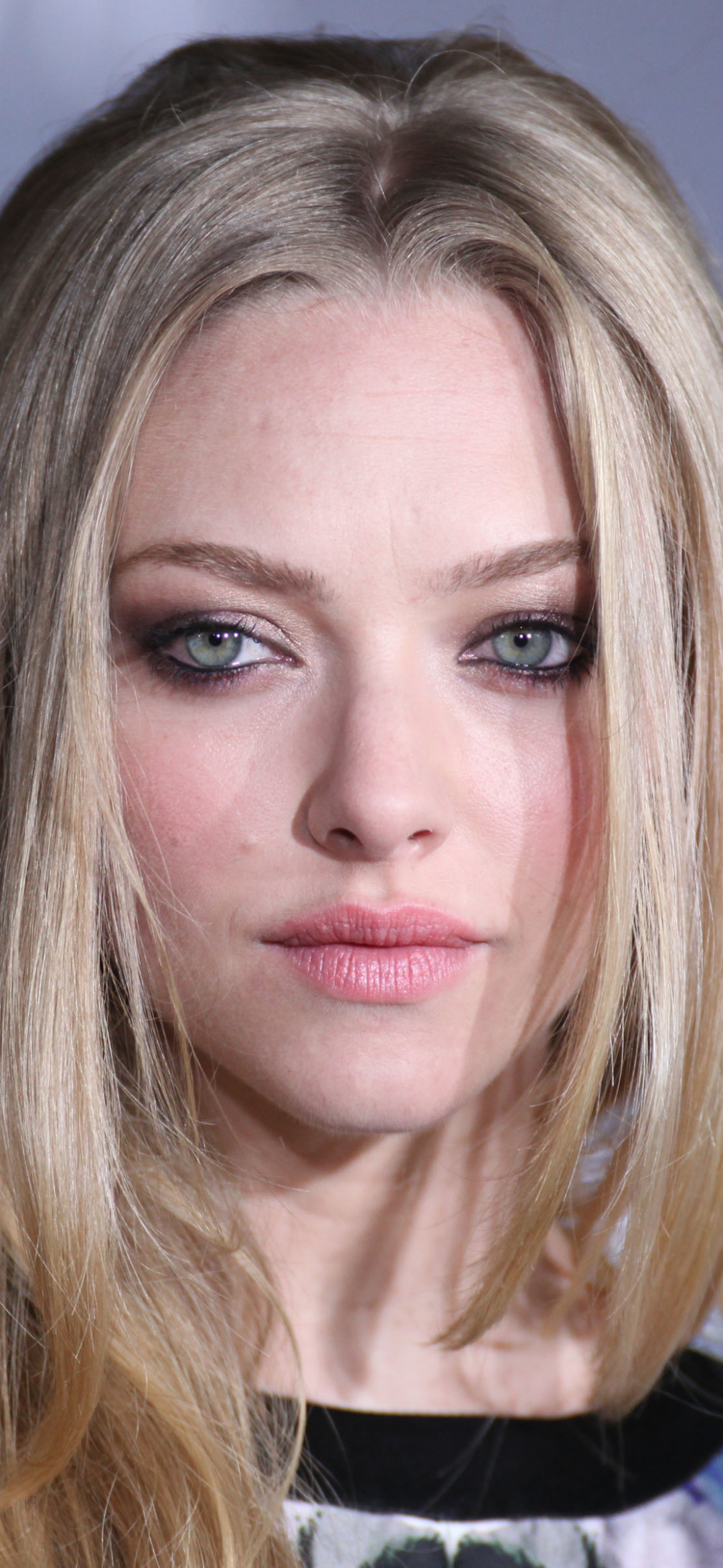 Download mobile wallpaper Celebrity, Amanda Seyfried for free.