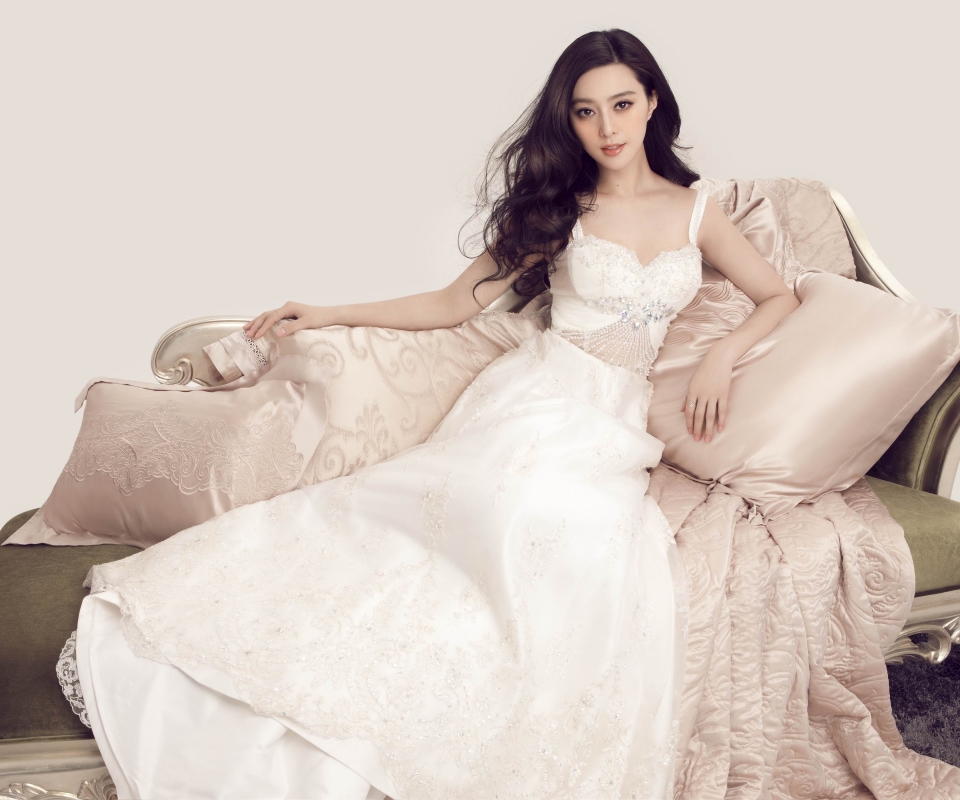 Free download wallpaper Sofa, Chinese, Dress, Celebrity, Actress, Fan Bingbing, Couch on your PC desktop