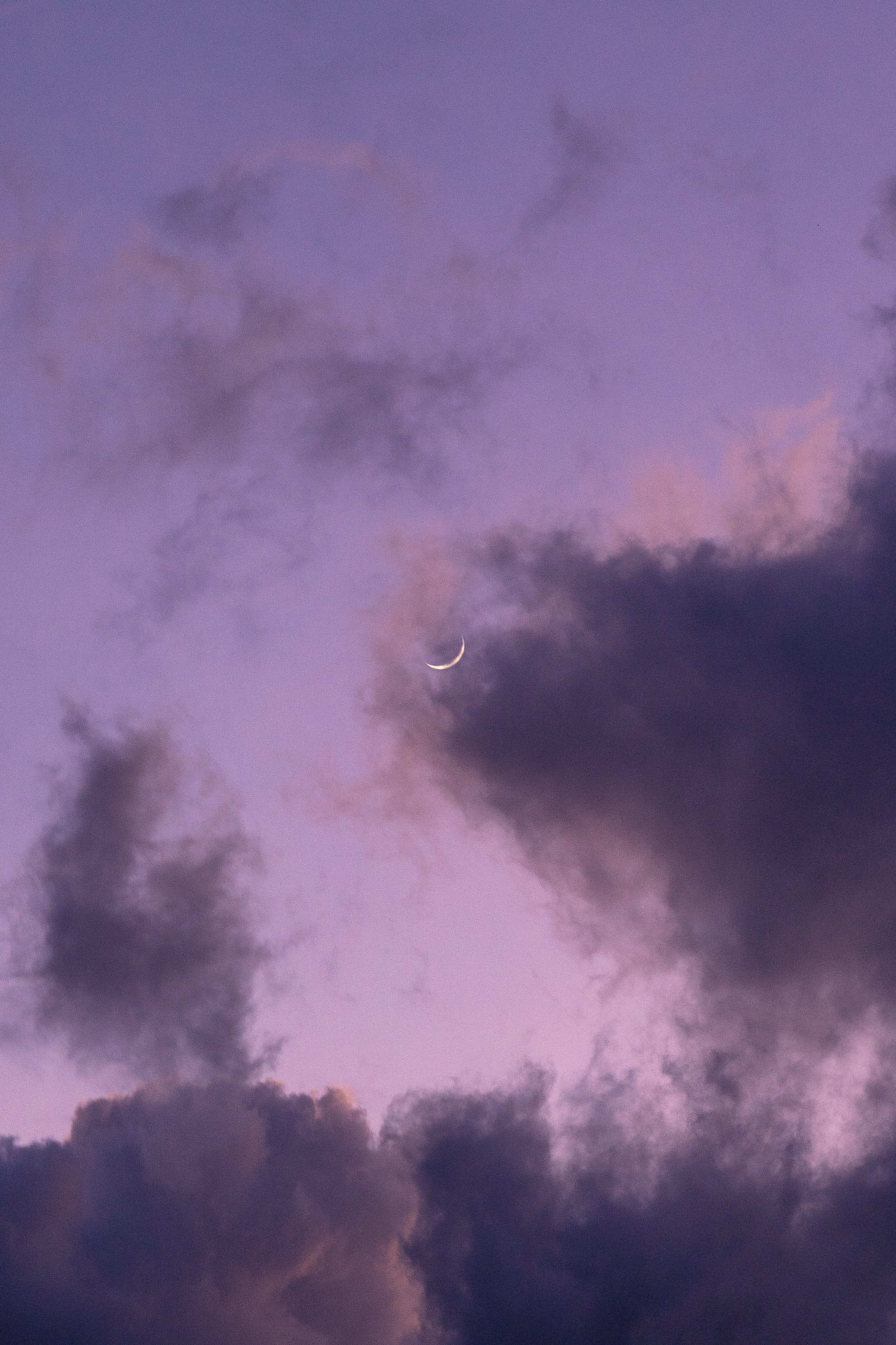 147639 завантажити картинку місяць, природа, небо, хмари, фіолетовий - шпалери і заставки безкоштовно