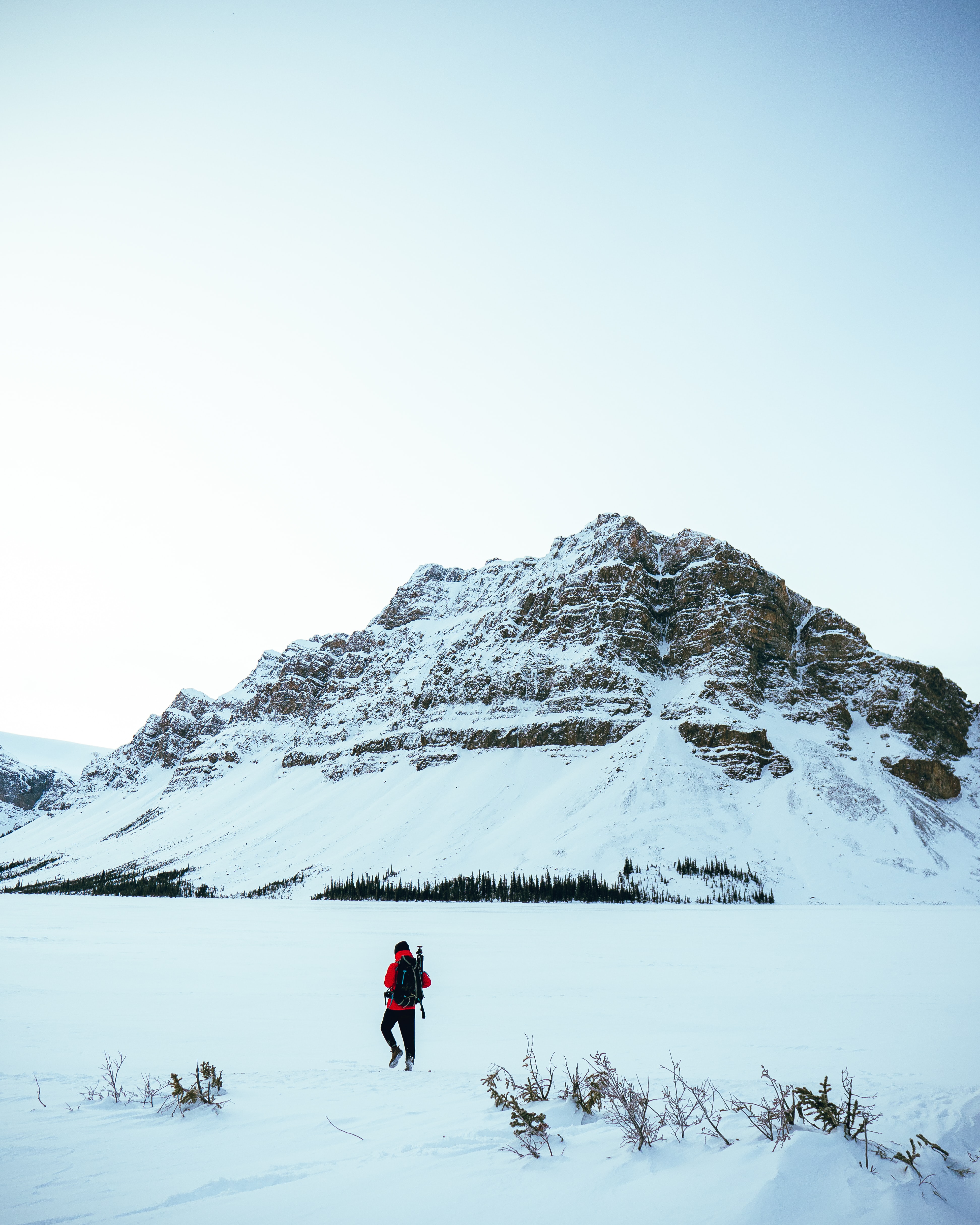 Free download wallpaper Mountains, Snow, Miscellanea, Journey, Human, Person, Loneliness, Miscellaneous on your PC desktop