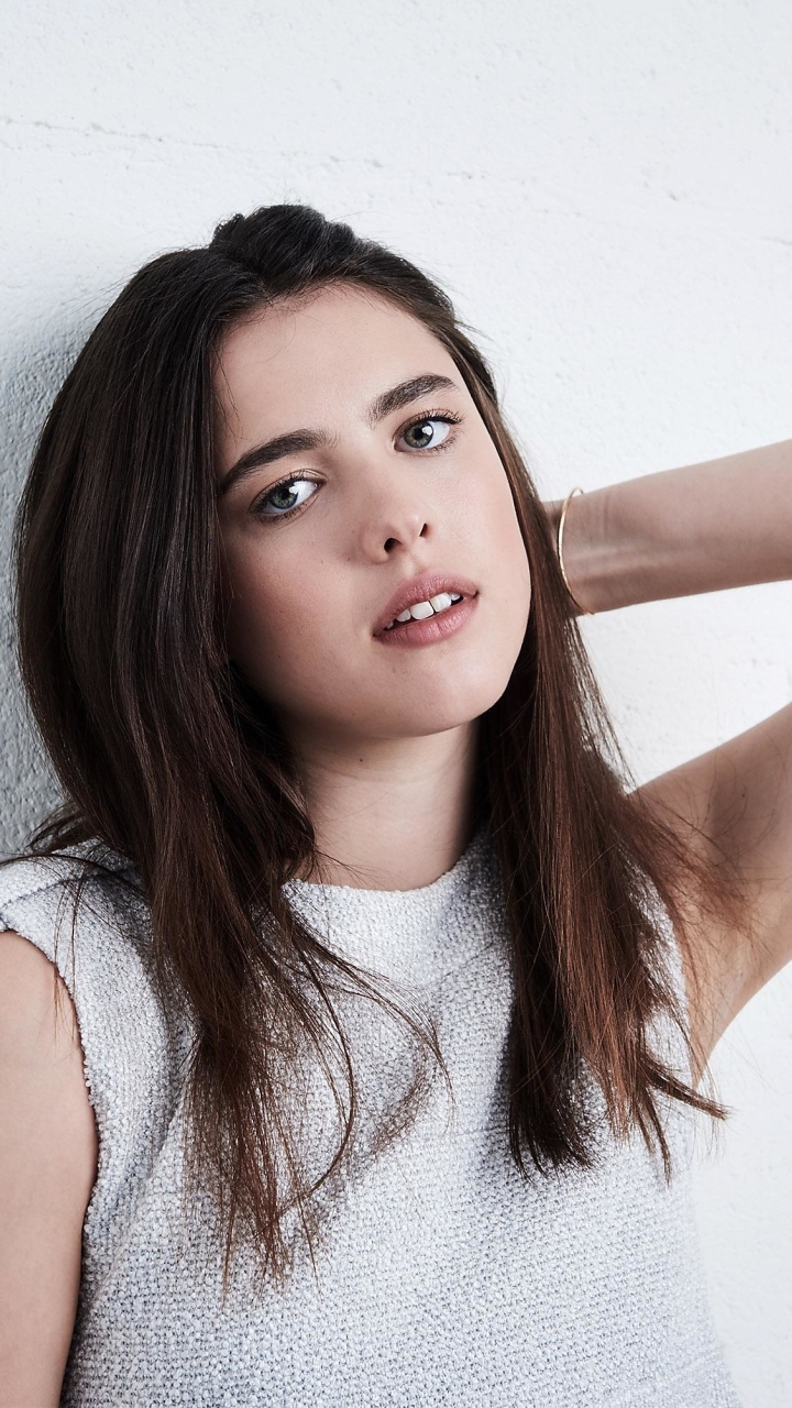 Download mobile wallpaper Blue Eyes, American, Celebrity, Black Hair, Actress, Margaret Qualley for free.