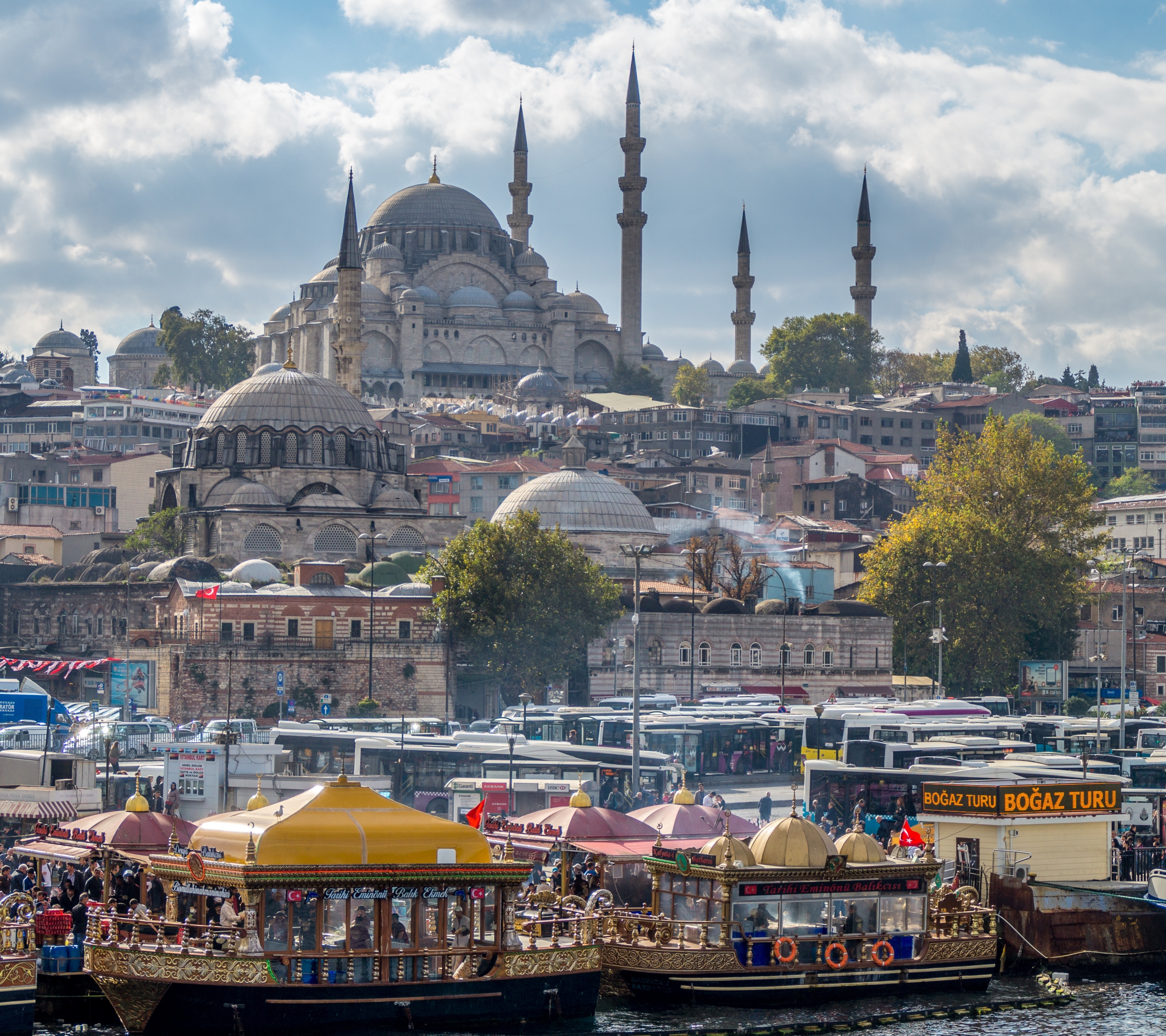 1103820 скачать обои мечеть сулеймание, религиозные, лодка, городской пейзаж, стамбул, турция, мечеть, мечети - заставки и картинки бесплатно