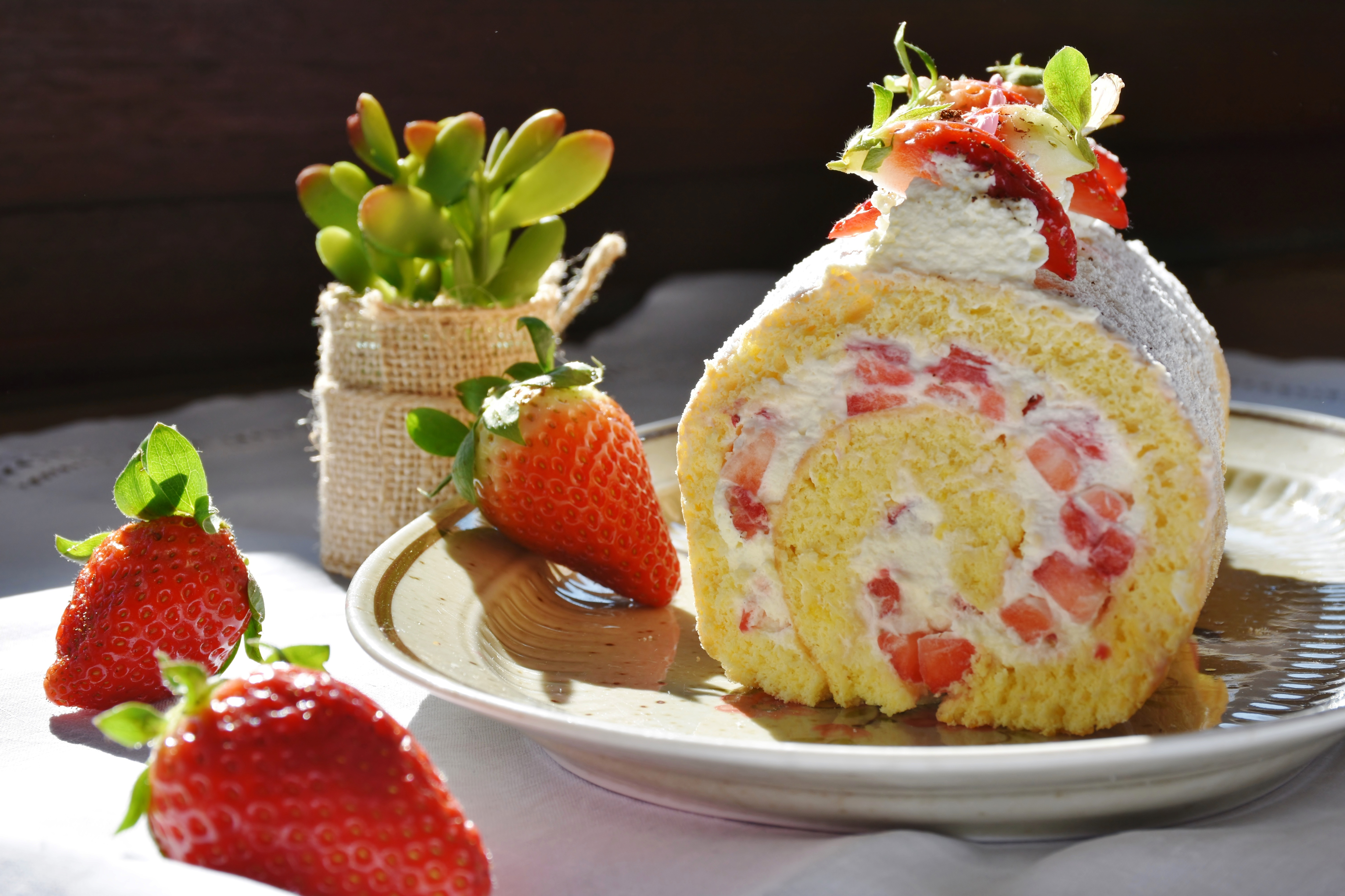 Download mobile wallpaper Food, Strawberry, Dessert, Cake for free.