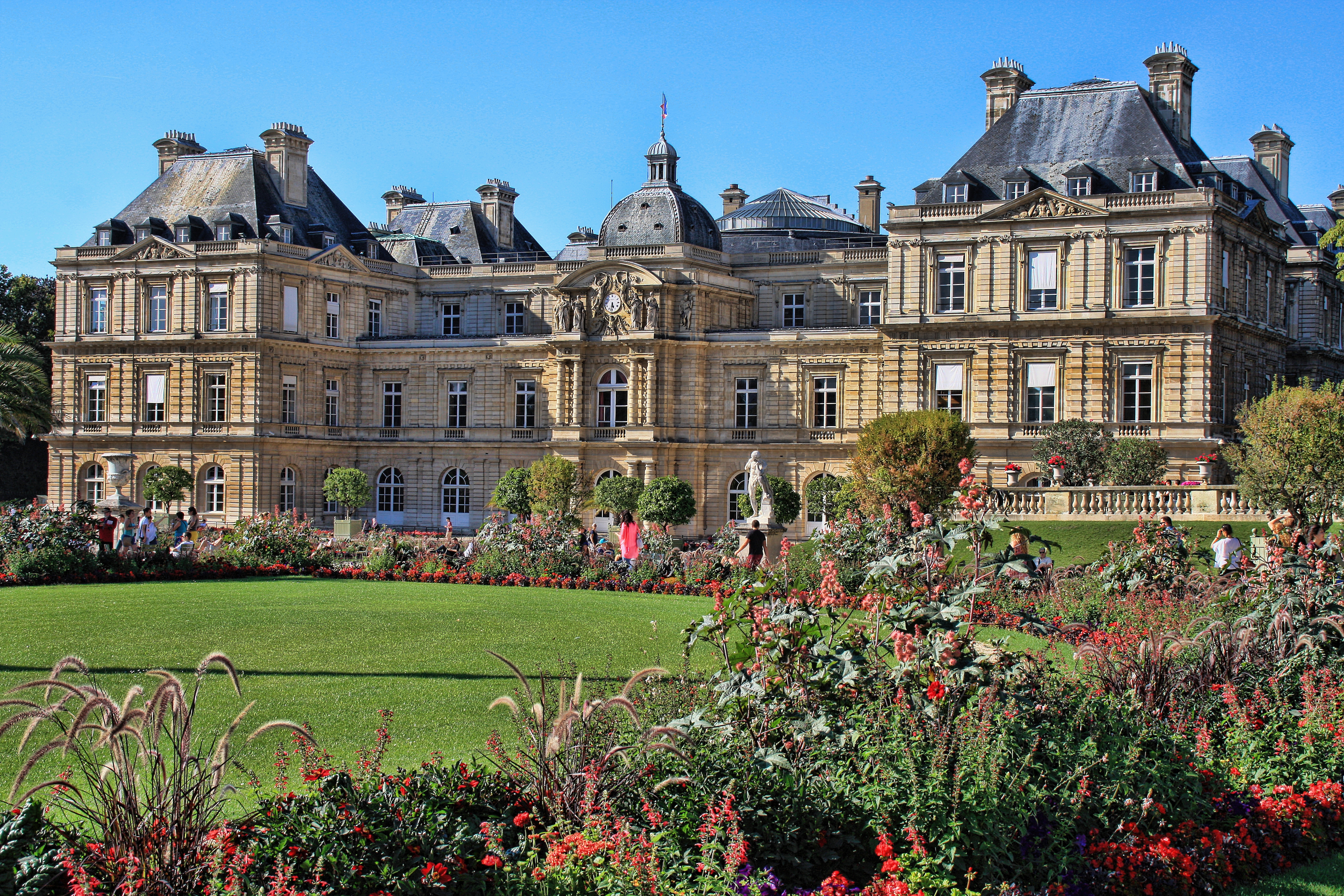 1525398 descargar imagen hecho por el hombre, palacio de luxemburgo, francia, jardín, palacio, parís, palacios: fondos de pantalla y protectores de pantalla gratis
