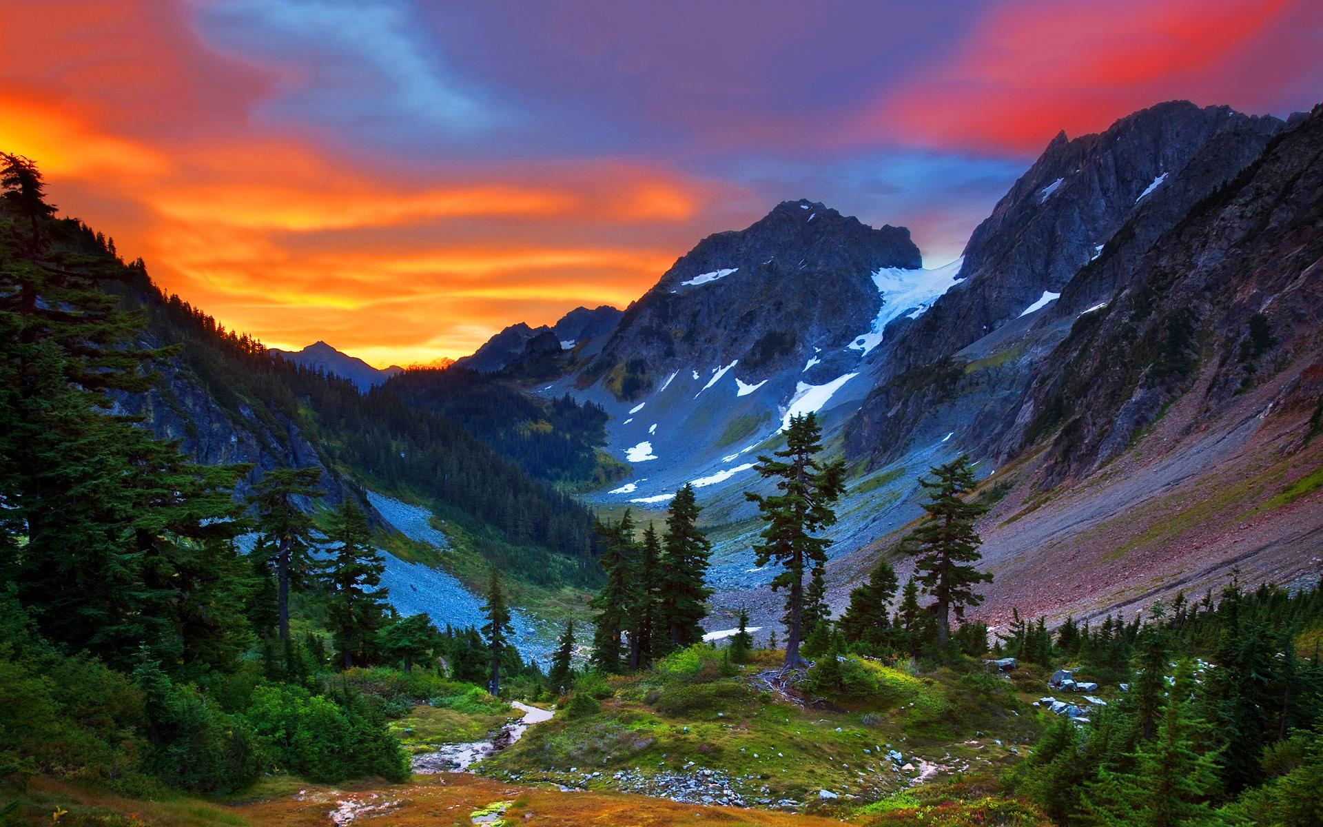 Скачать обои бесплатно Пейзаж, Небо, Гора, Долина, Земля/природа, Закат Солнца картинка на рабочий стол ПК