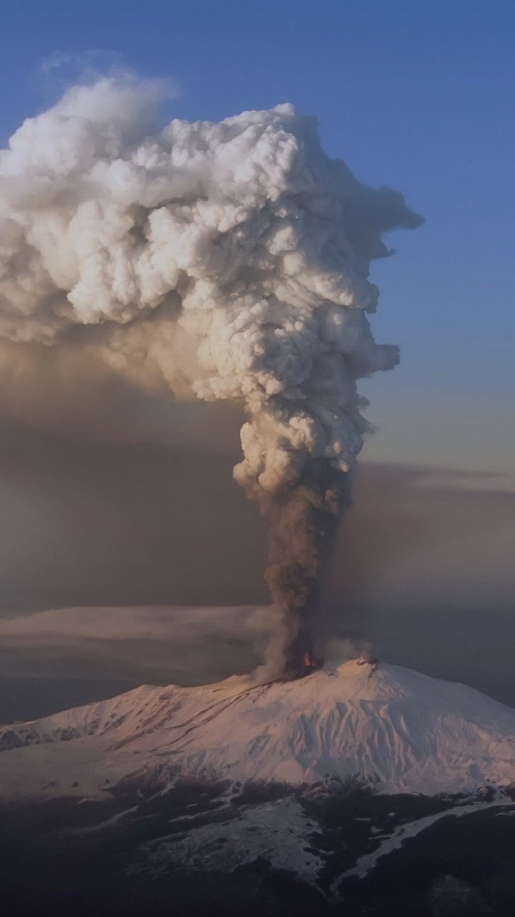 Скачать картинку Дым, Вулкан, Извержение, Вулканы, Земля/природа в телефон бесплатно.