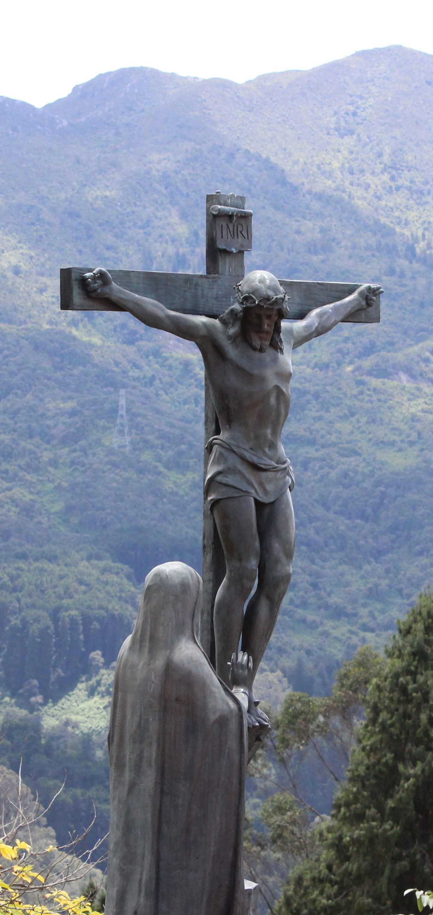 Скачати мобільні шпалери Ісус, Статуя, Скульптура, Колумбія, Хрестик, Релігійний, Християнський безкоштовно.