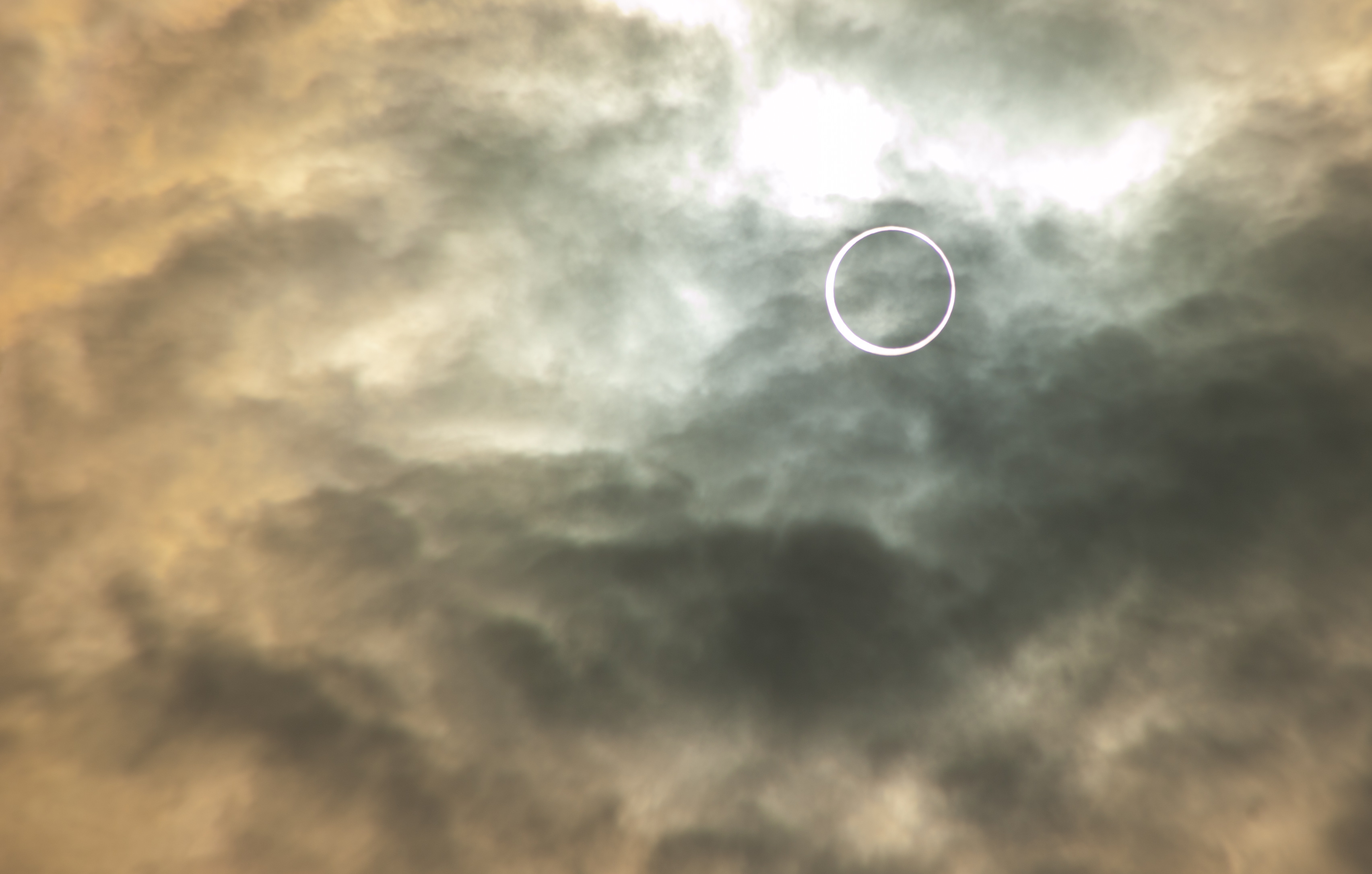 140806 Bild herunterladen natur, sky, sun, clouds, finsternis, eclipse - Hintergrundbilder und Bildschirmschoner kostenlos