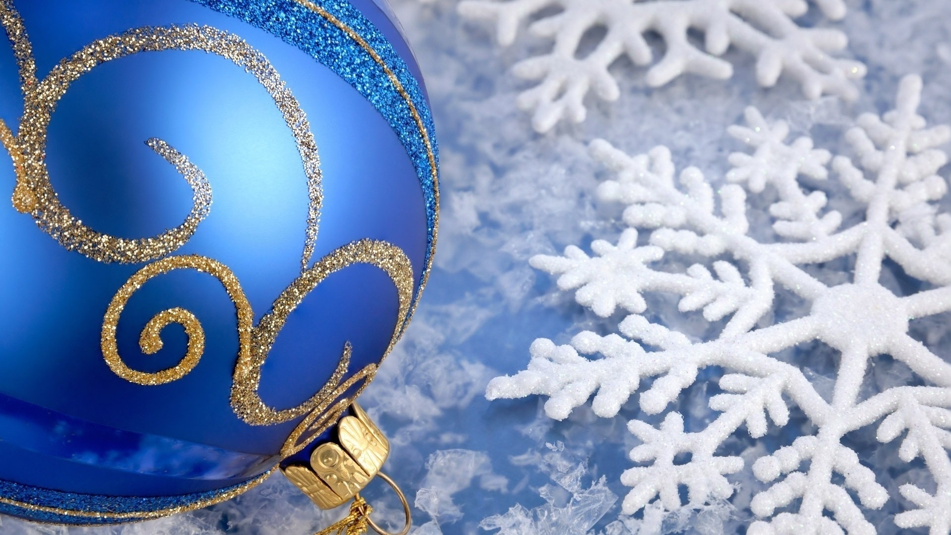 Free download wallpaper Christmas, Holiday, Decoration, Snowflake, Bauble on your PC desktop