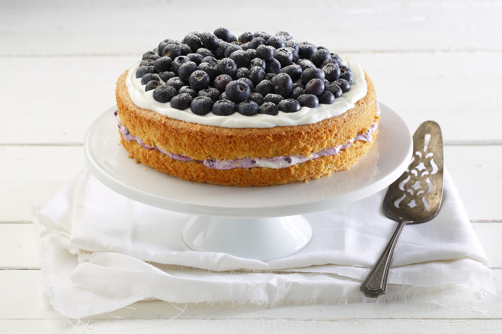 Download mobile wallpaper Food, Blueberry, Cake, Cream, Fruit, Pie, Pastry for free.