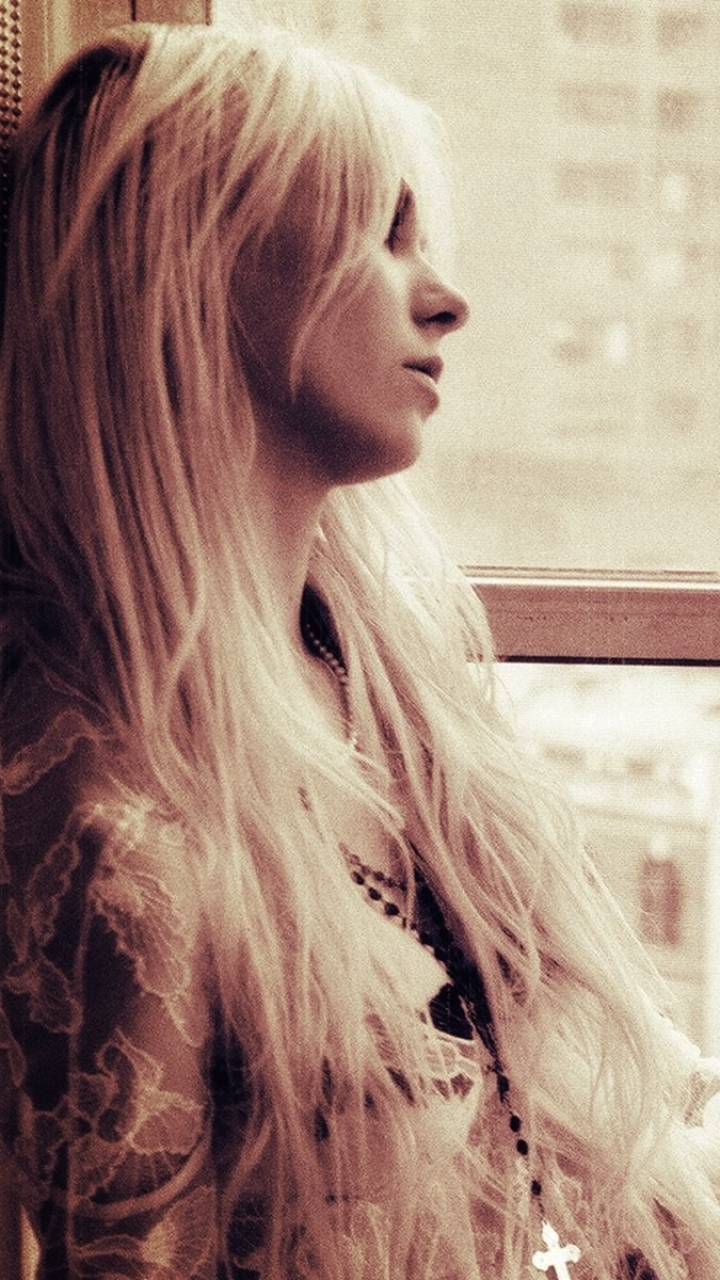 Download mobile wallpaper Music, Taylor Momsen for free.