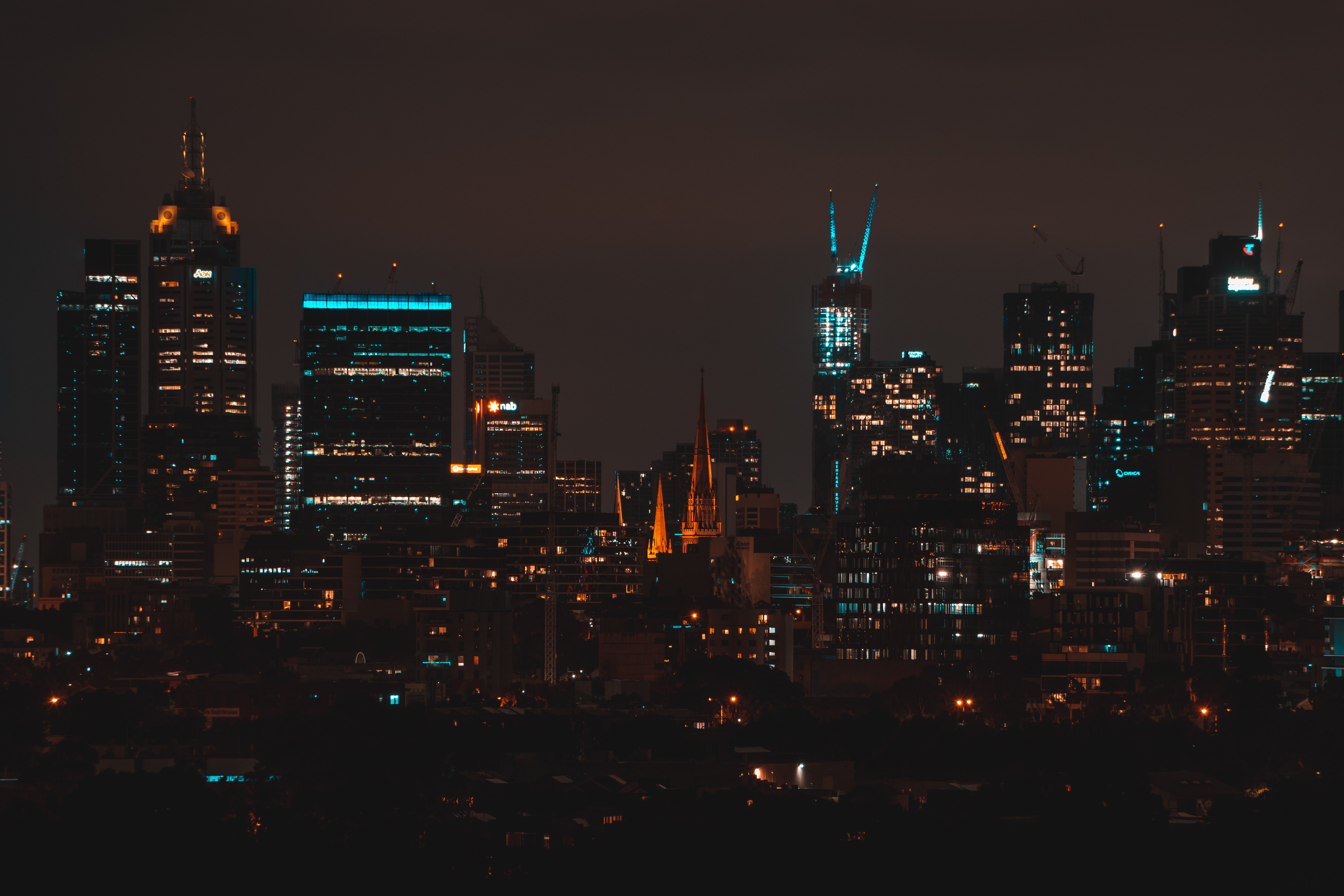 PCデスクトップにライト, 上から見る, ナイトシティ, 建物, 闇, 暗い, 夜の街, 都市, アーキテクチャ画像を無料でダウンロード