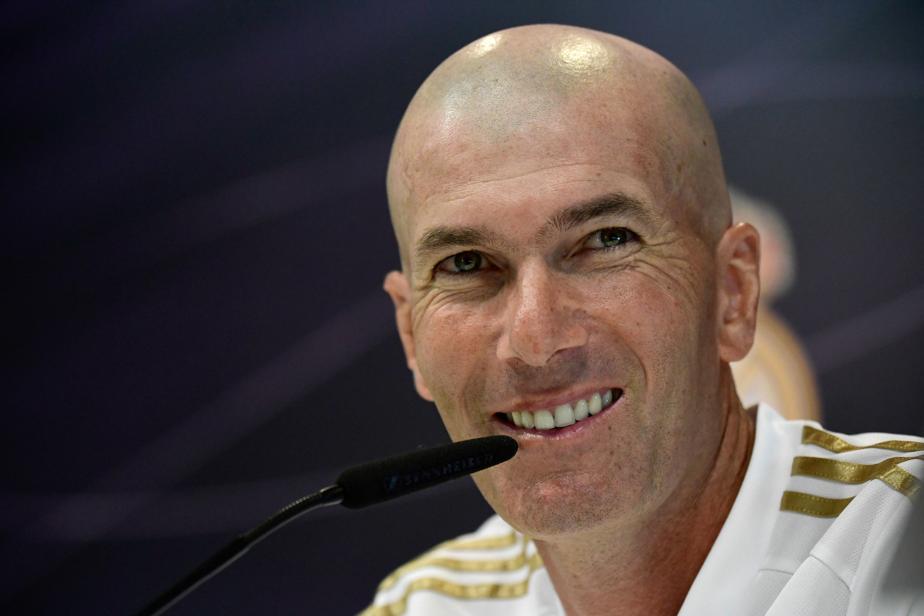 477508 Salvapantallas y fondos de pantalla Zinedine Zidane en tu teléfono. Descarga imágenes de  gratis