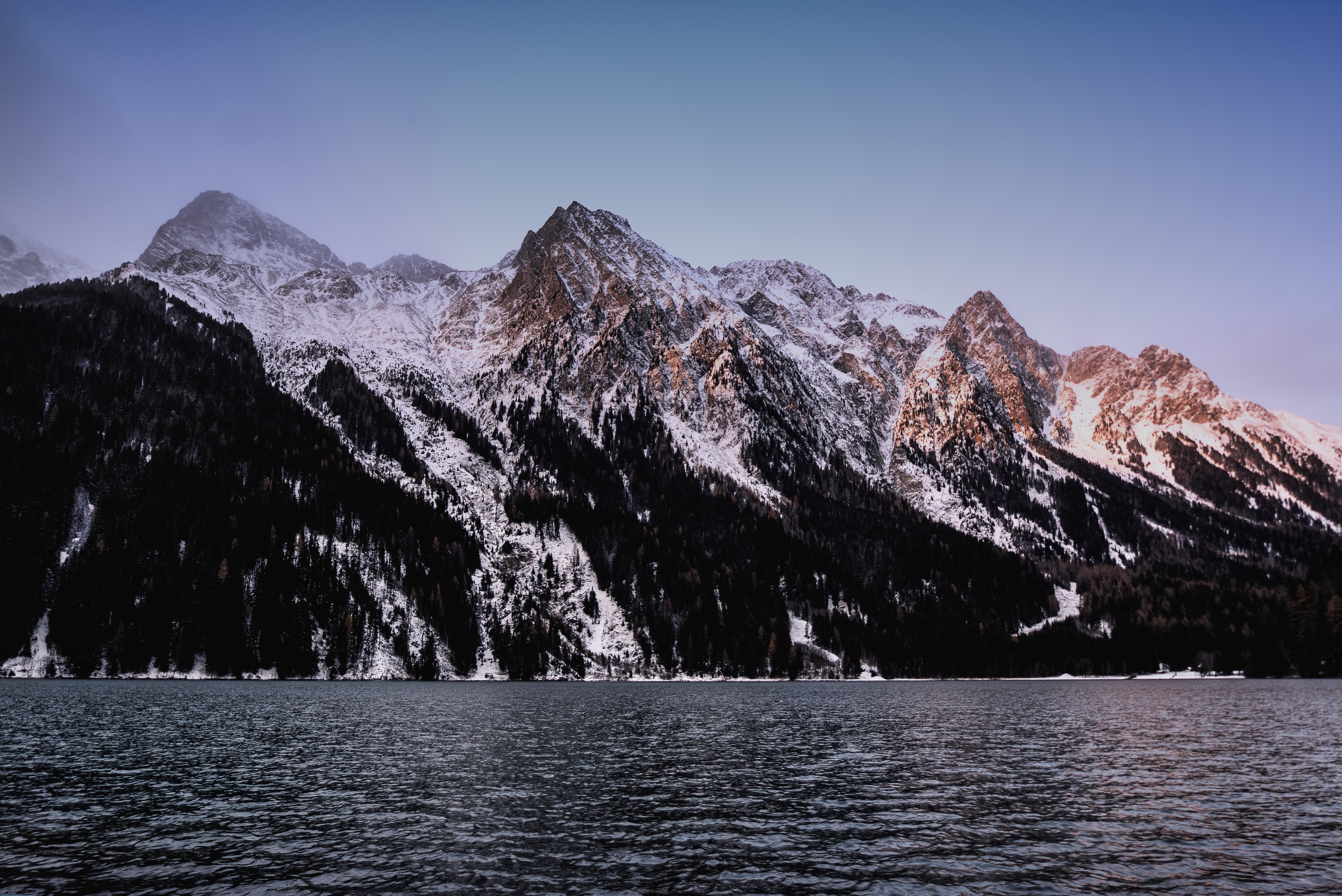 PCデスクトップにトップス, 頂点, 自然, 山脈, 川, 雪, 水画像を無料でダウンロード