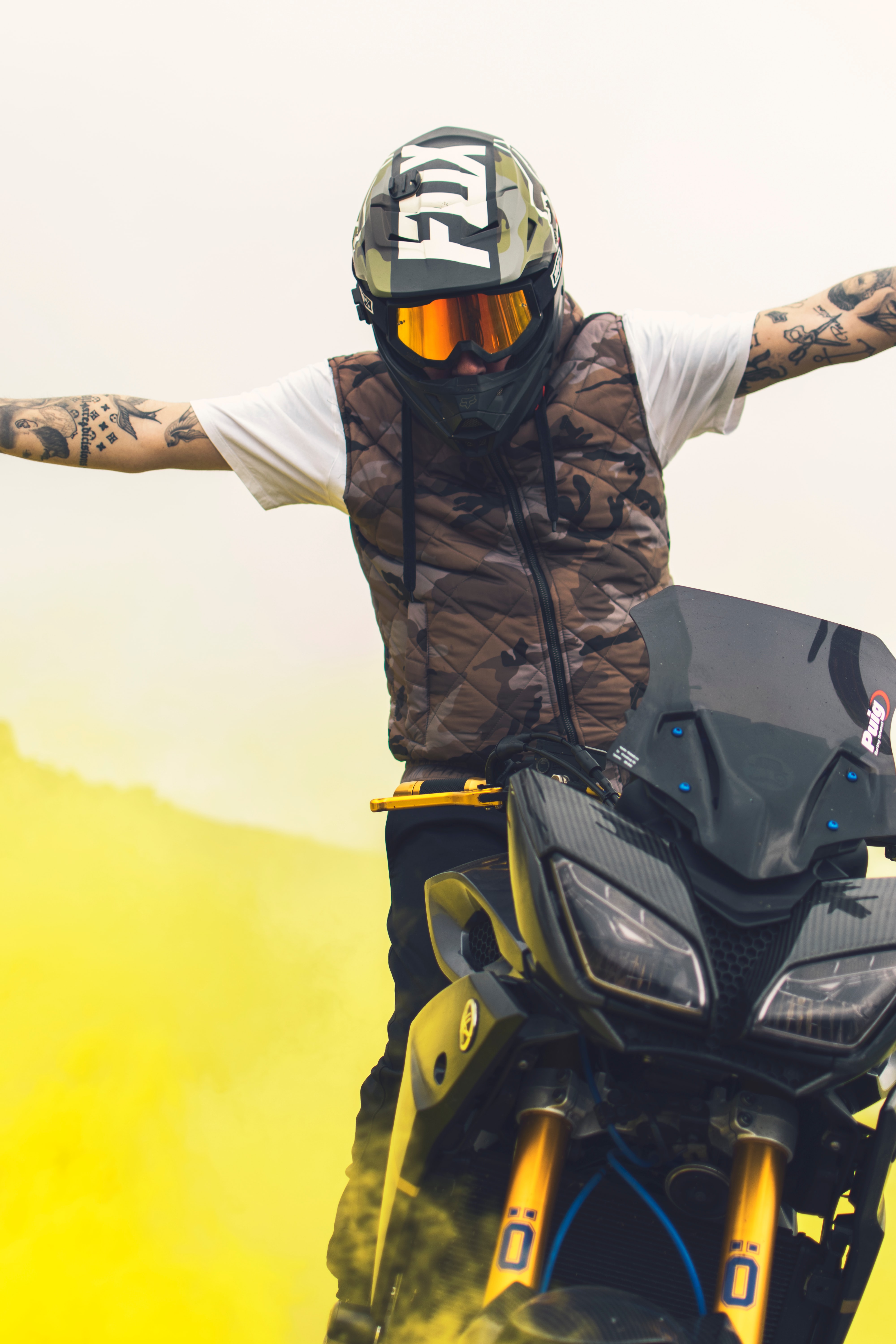 smoke, gesture, motorcycles, yamaha, yellow, motorcyclist, helmet, motorcycle wallpaper for mobile
