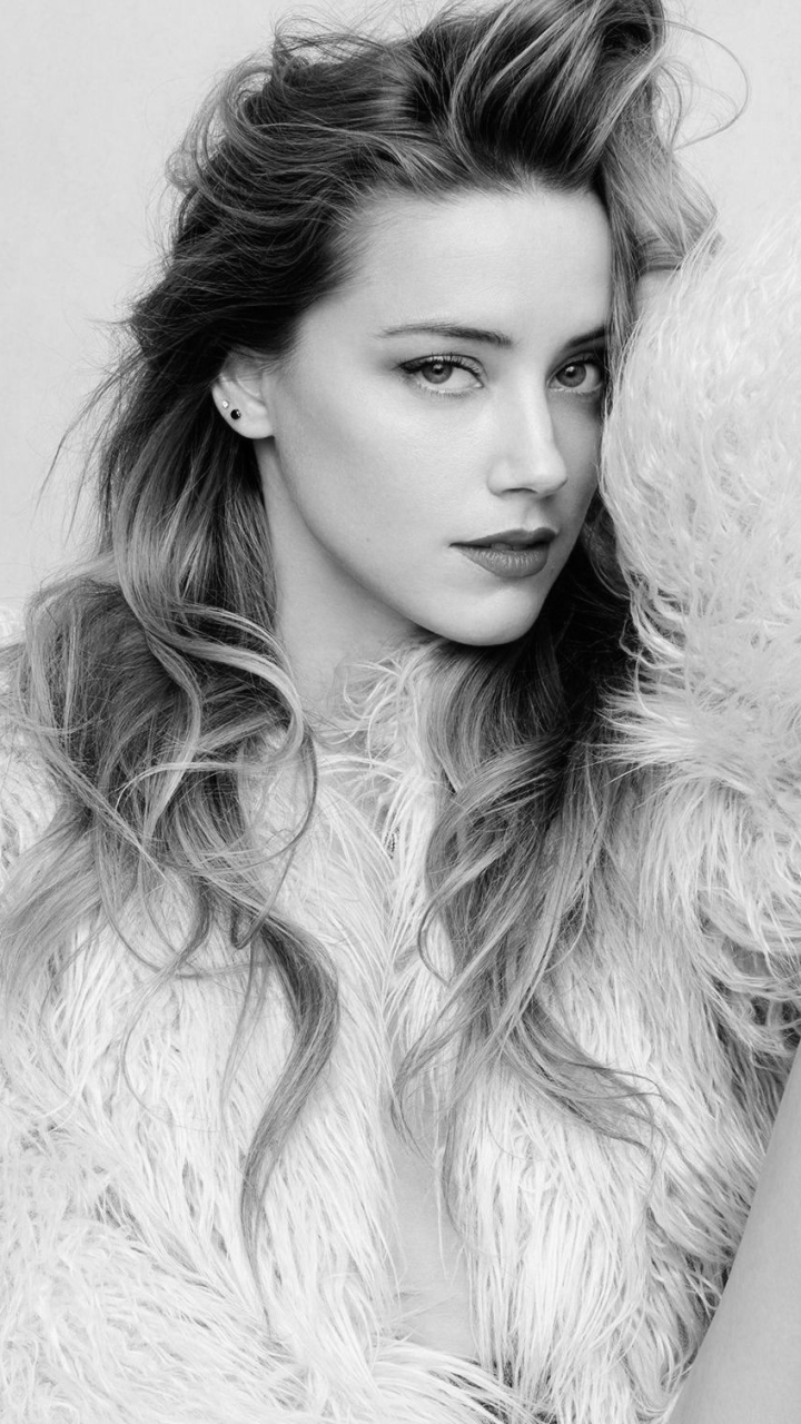 Download mobile wallpaper American, Celebrity, Actress, Lipstick, Amber Heard for free.