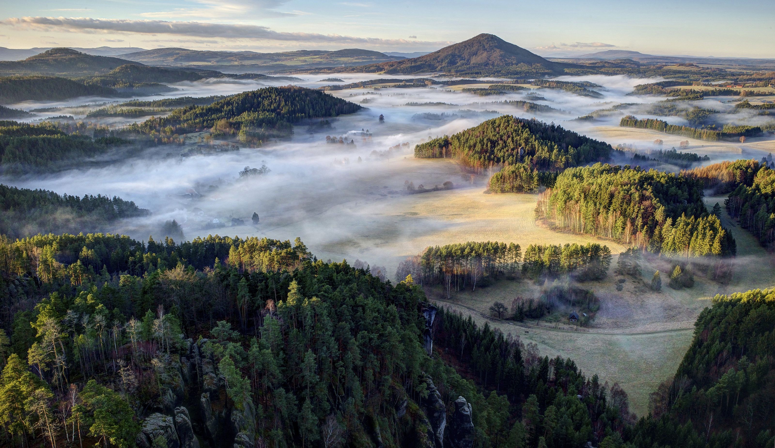953029 télécharger l'image terre/nature, paysage, république tchèque, brouillard, forêt, la nature - fonds d'écran et économiseurs d'écran gratuits