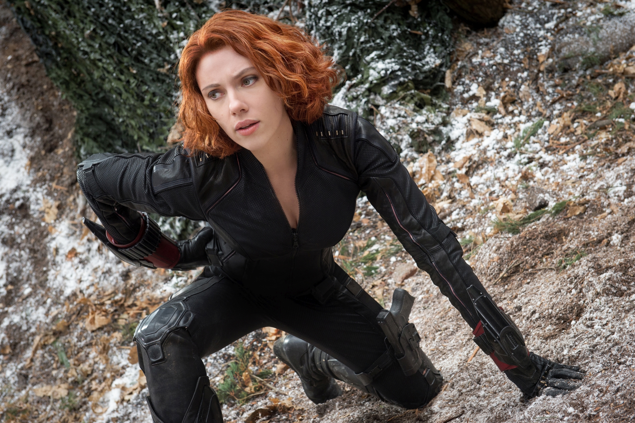 Download mobile wallpaper Scarlett Johansson, Redhead, Movie, Black Widow, The Avengers, Avengers: Age Of Ultron for free.