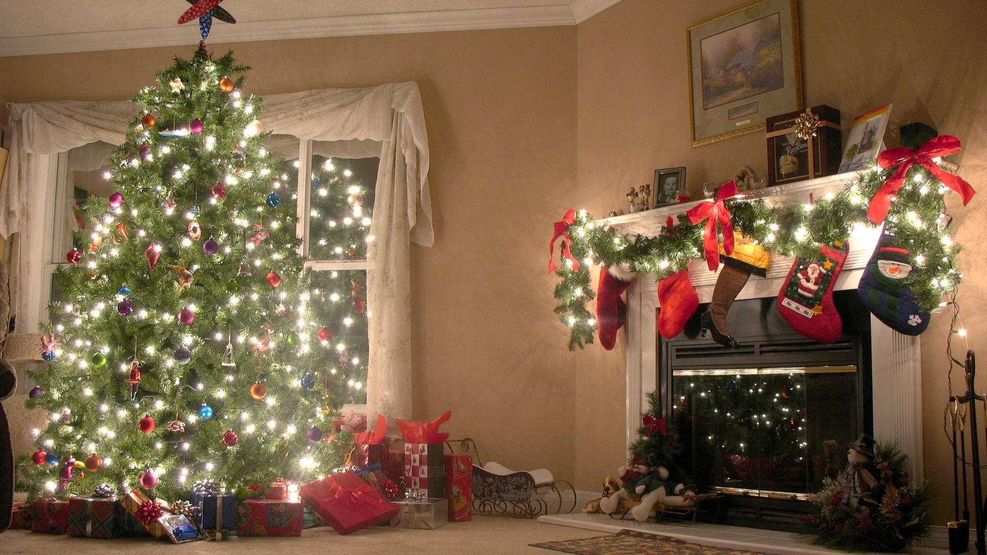 Baixar papel de parede para celular de Ano Novo, Decorações, Férias, Árvore De Natal gratuito.