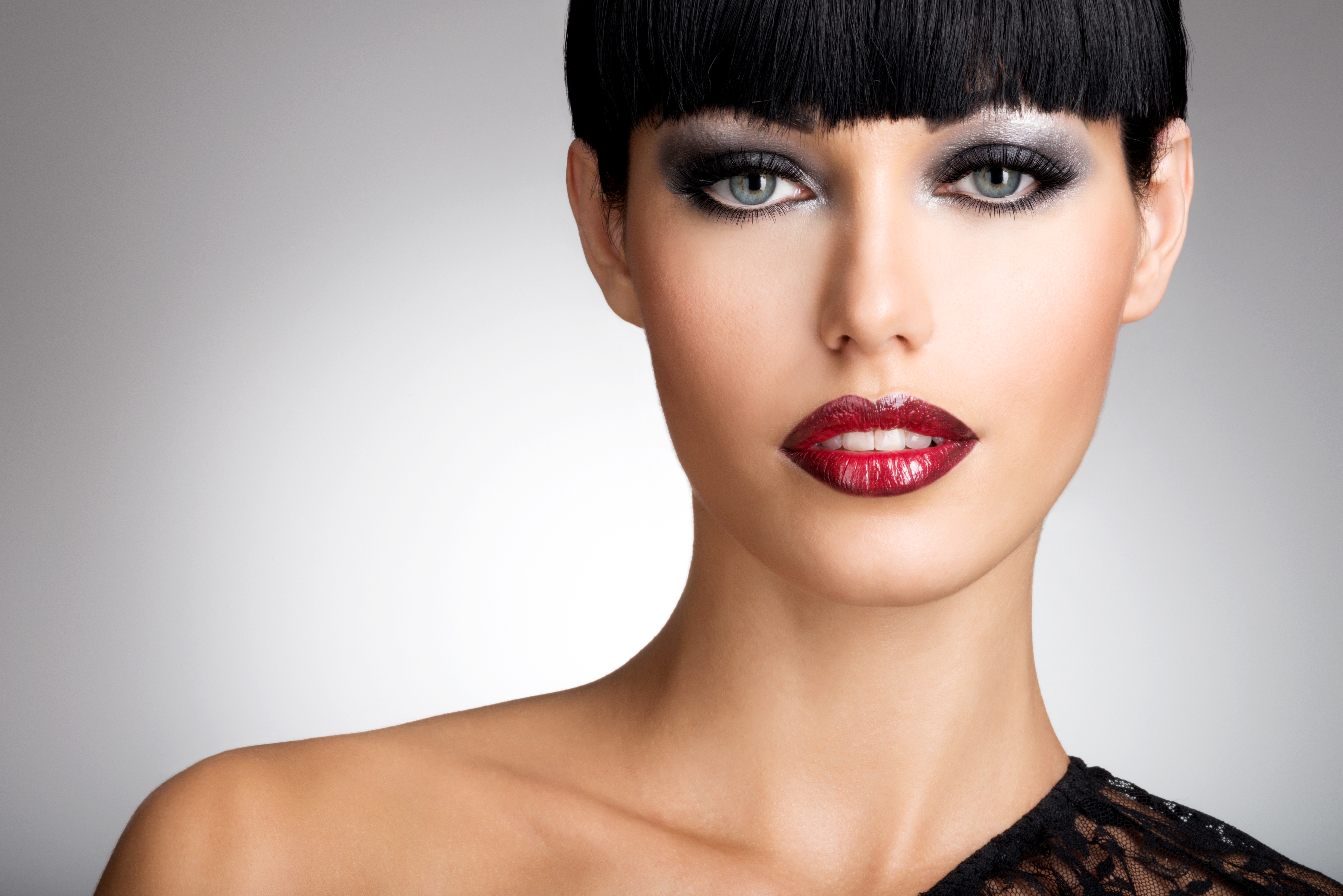 Handy-Wallpaper Gesicht, Modell, Frauen, Blaue Augen, Lippenstift kostenlos herunterladen.