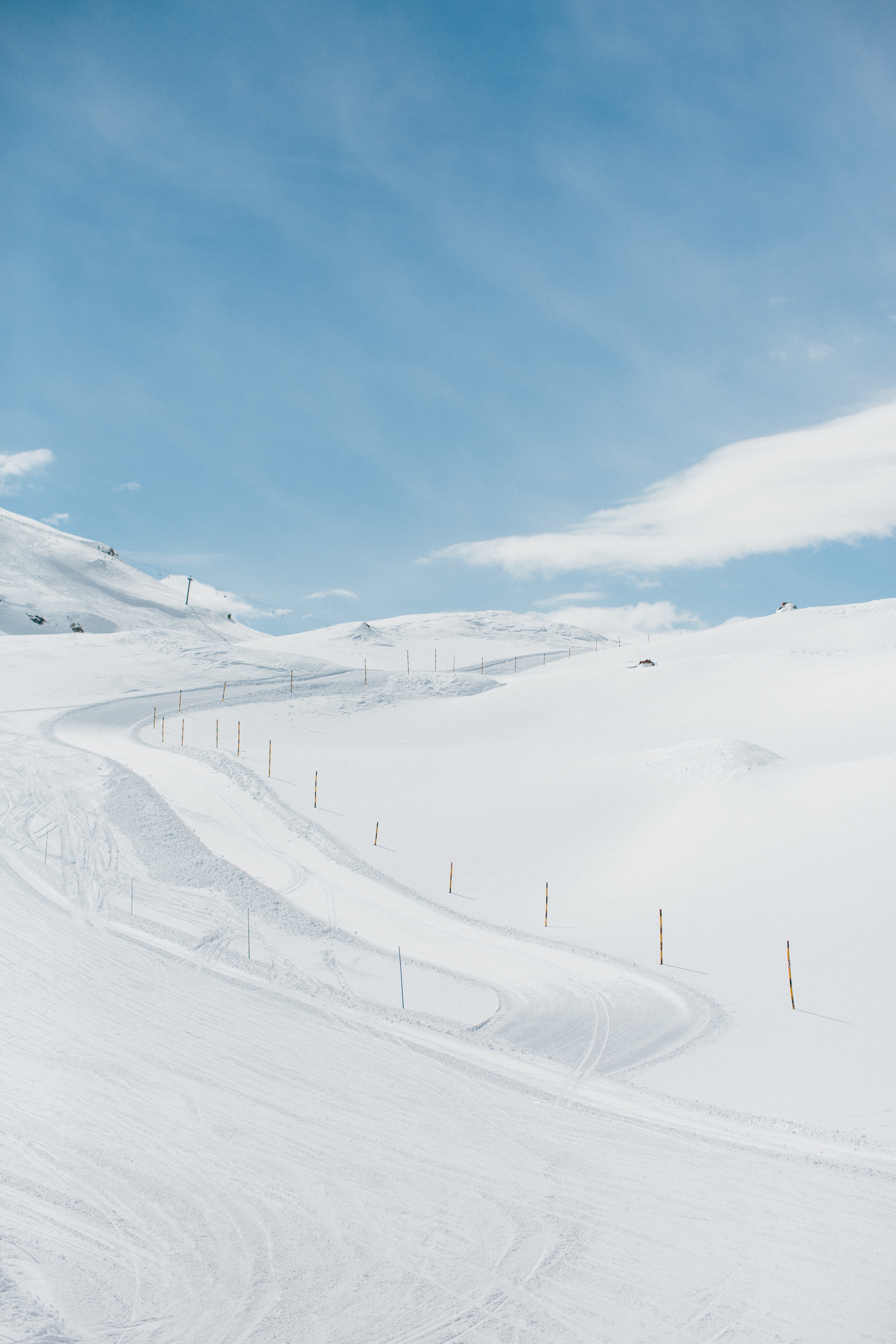 54393 télécharger l'image ski, nature, montagnes, neige, descente, enroulement, sinueux, pente de ski - fonds d'écran et économiseurs d'écran gratuits