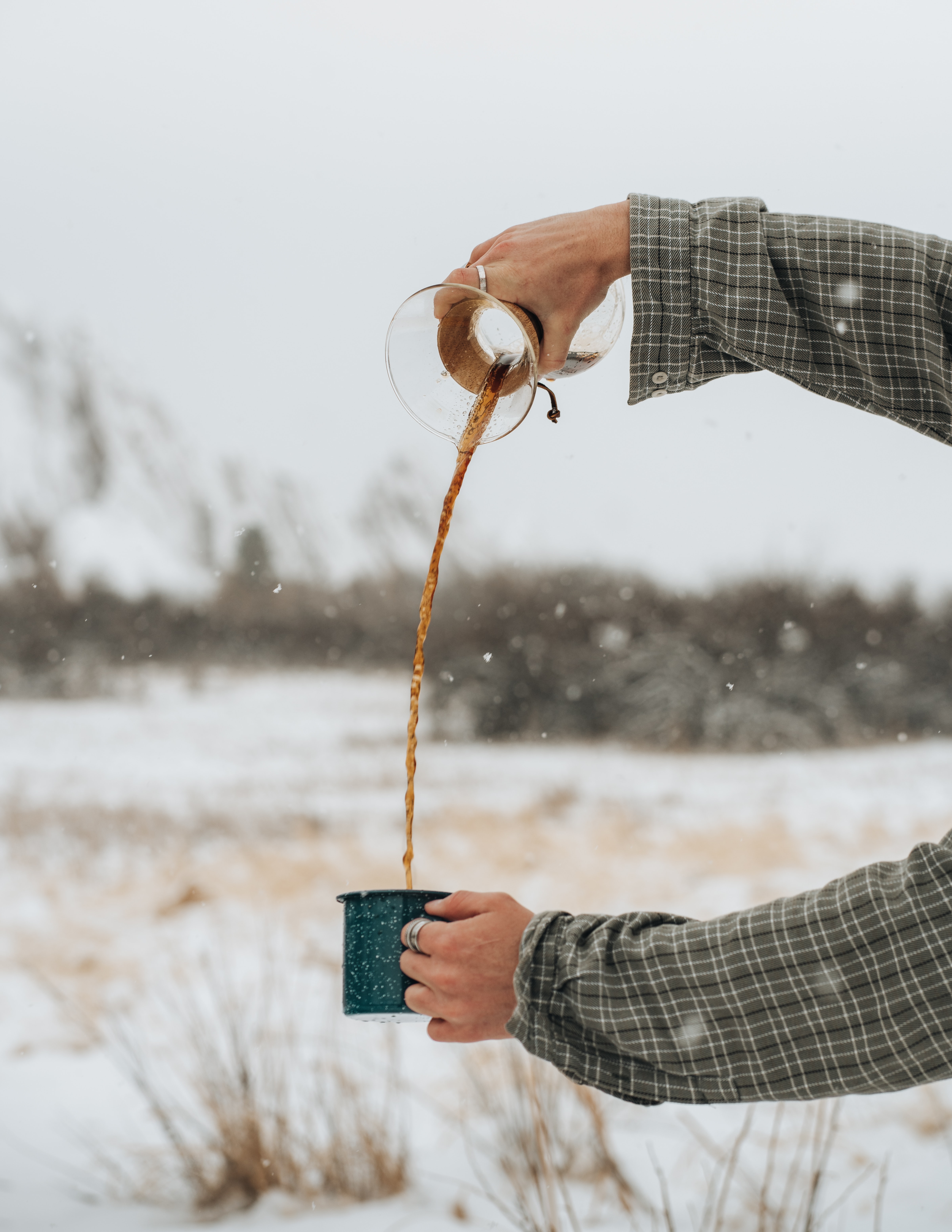 Laden Sie das Coffee, Verschiedenes, Sonstige, Tasse, Hände, Becher, Schnee, Winter-Bild kostenlos auf Ihren PC-Desktop herunter