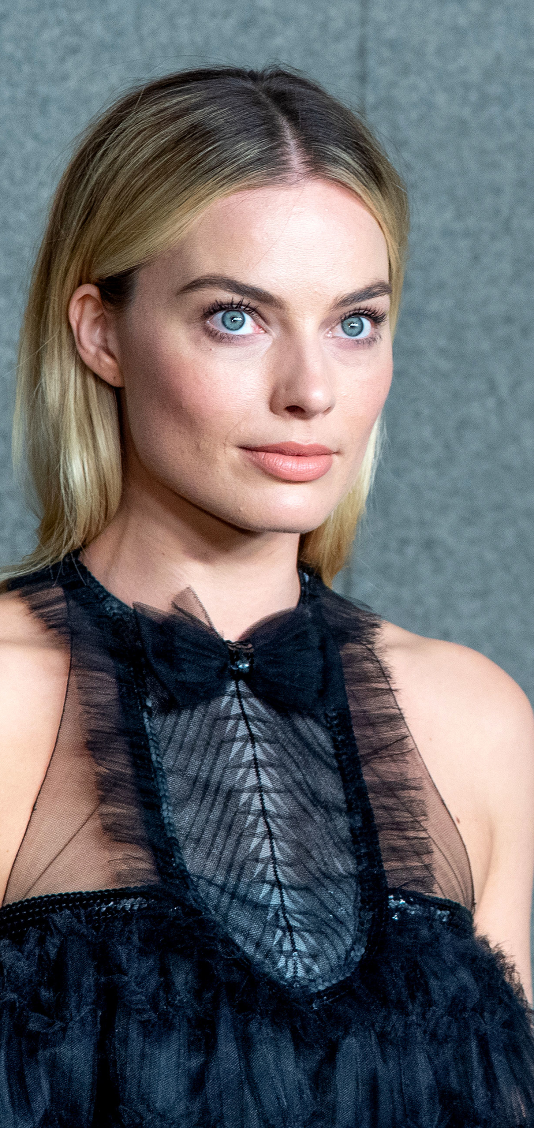 Download mobile wallpaper Blonde, Celebrity, Margot Robbie for free.