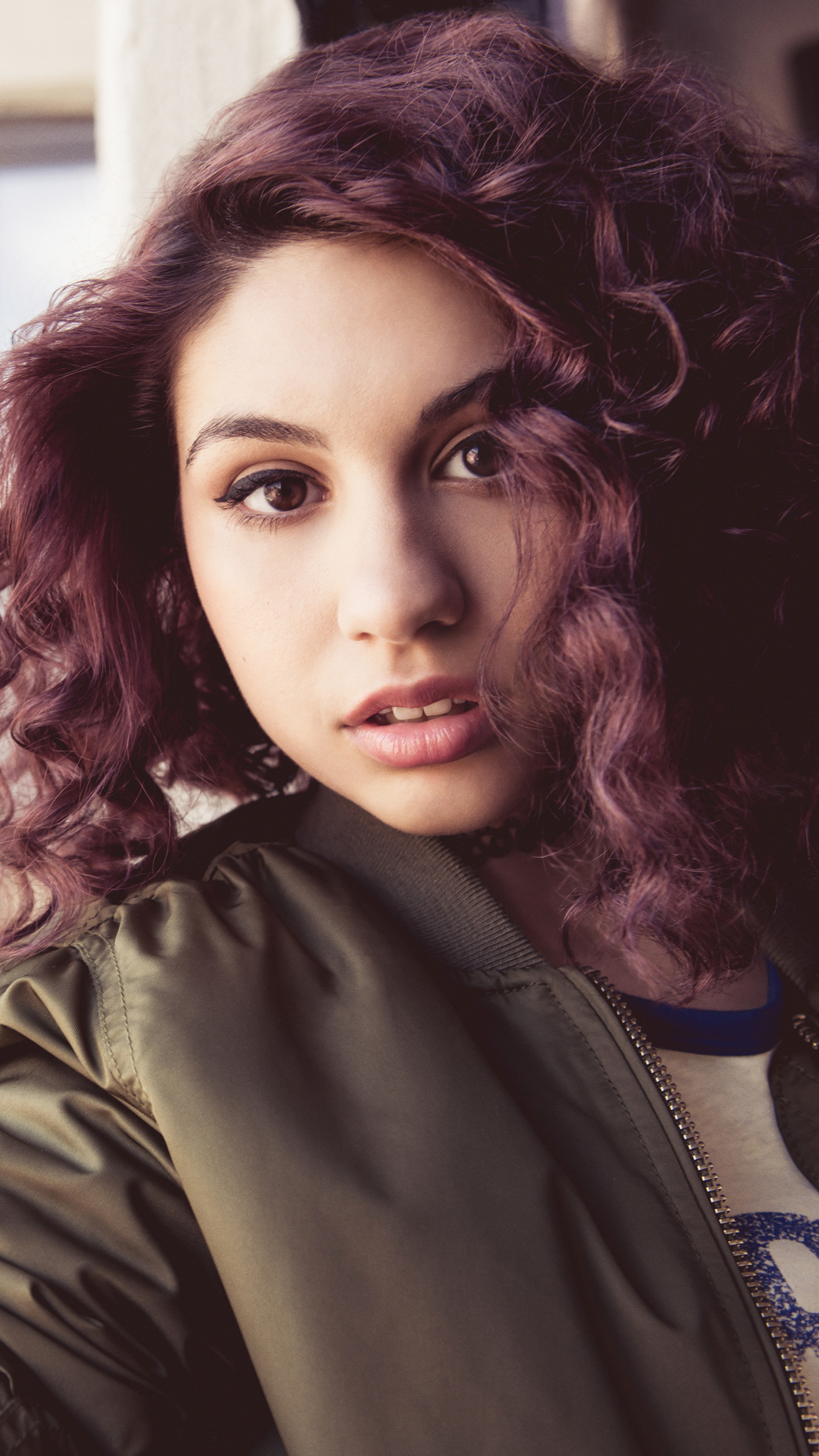 Download mobile wallpaper Music, Alessia Cara for free.