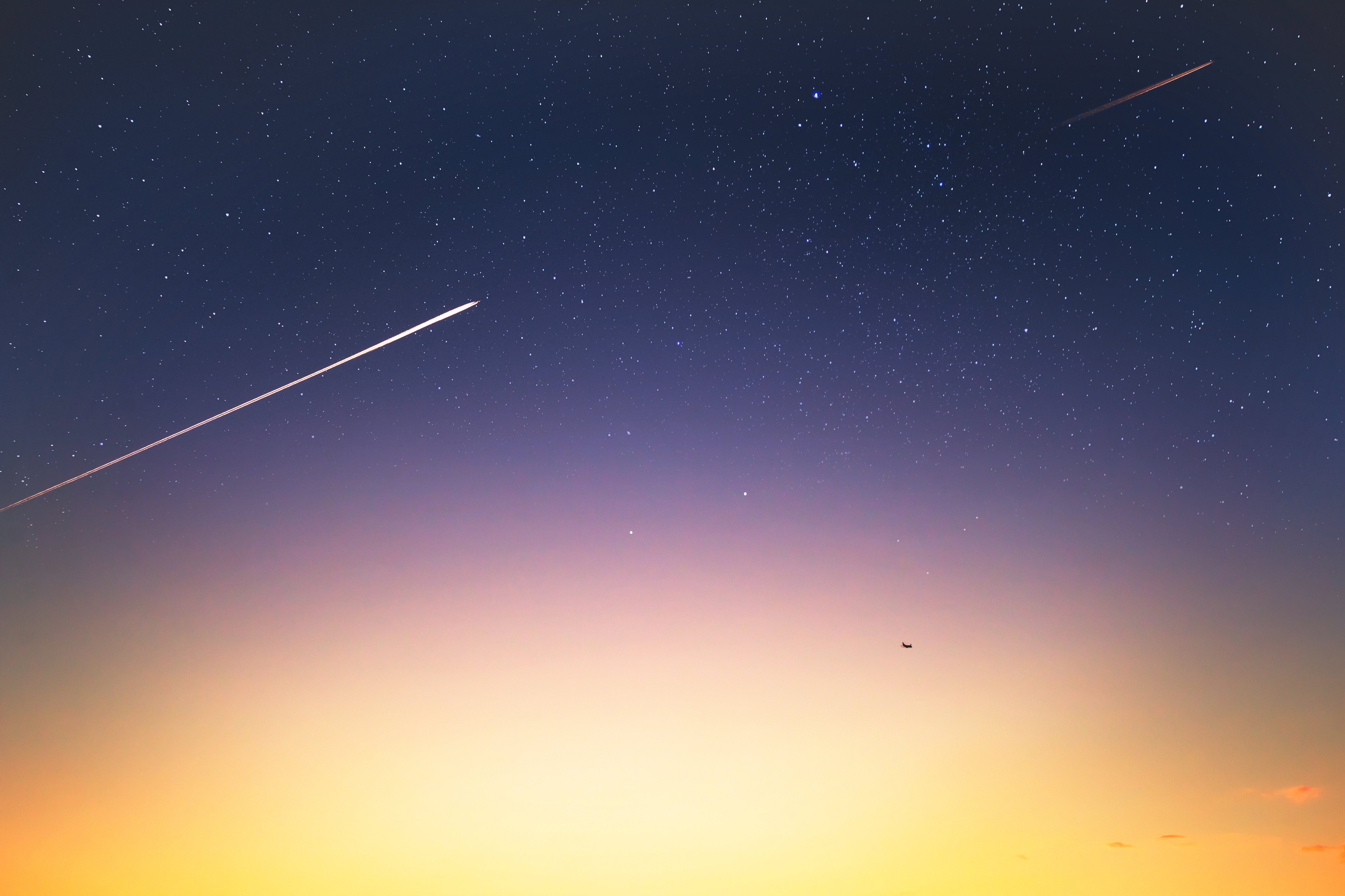 133056 скачать картинку метеорит, космос, небо, звезды, вечер, падать - обои и заставки бесплатно