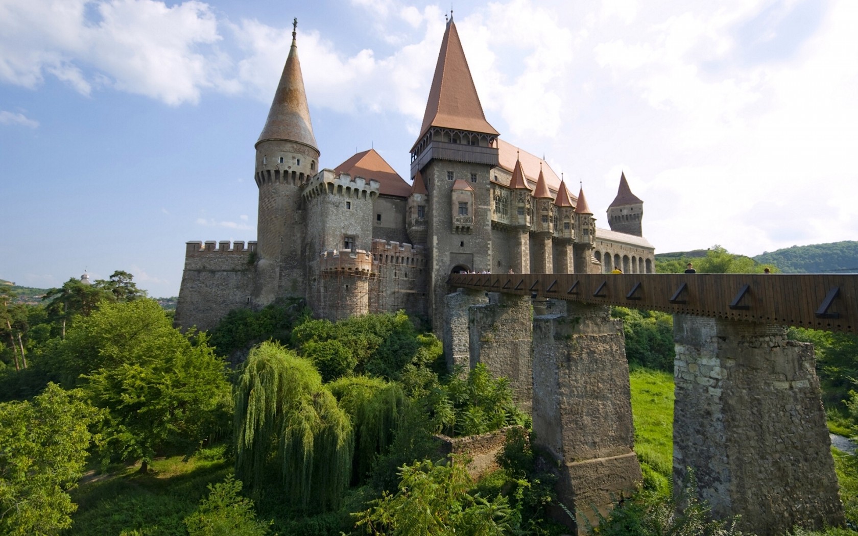 Laden Sie Schloss Hunedoara HD-Desktop-Hintergründe herunter