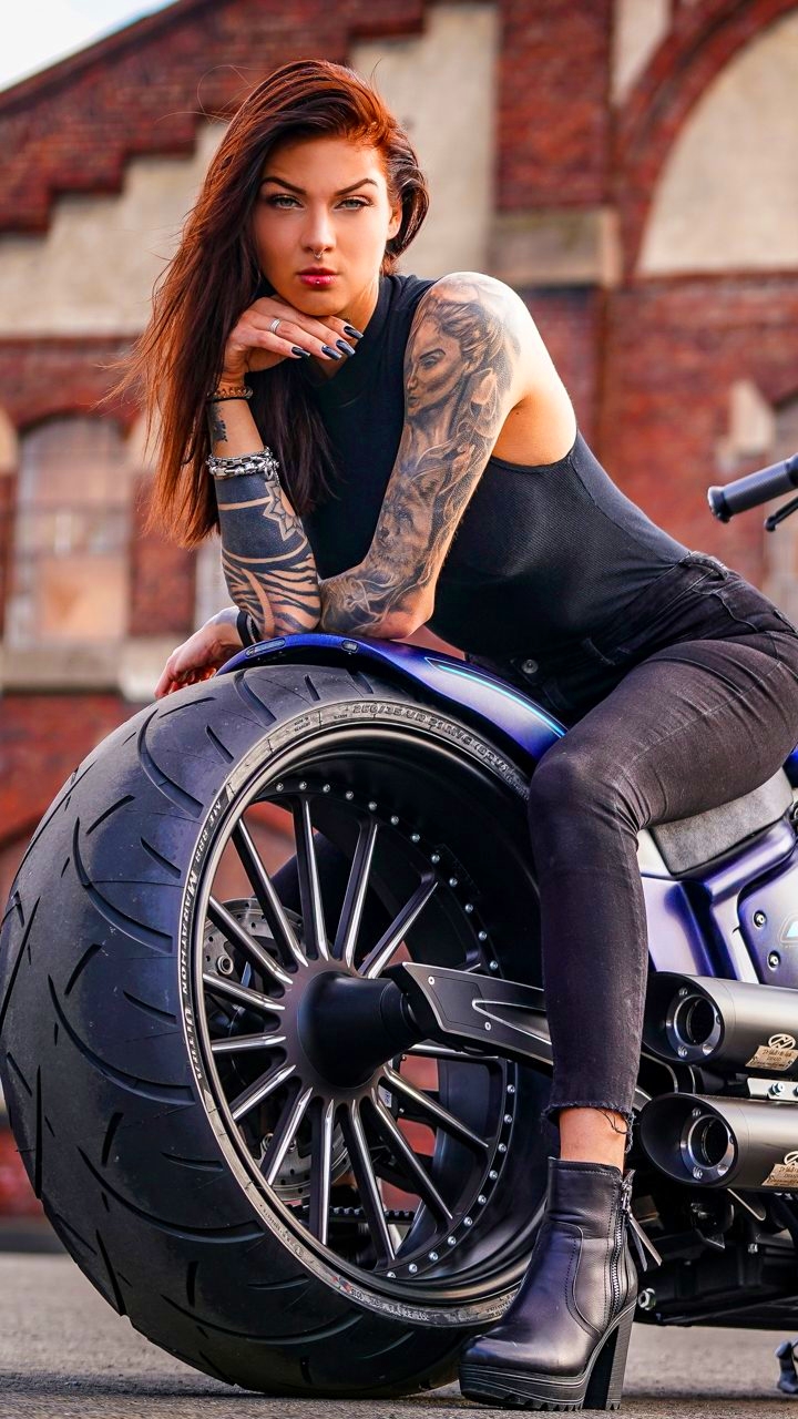 Téléchargez des papiers peints mobile Harley Davidson, Femmes, Moto Personnalisée, Coutumes De Thunderbike, Filles Et Motos gratuitement.