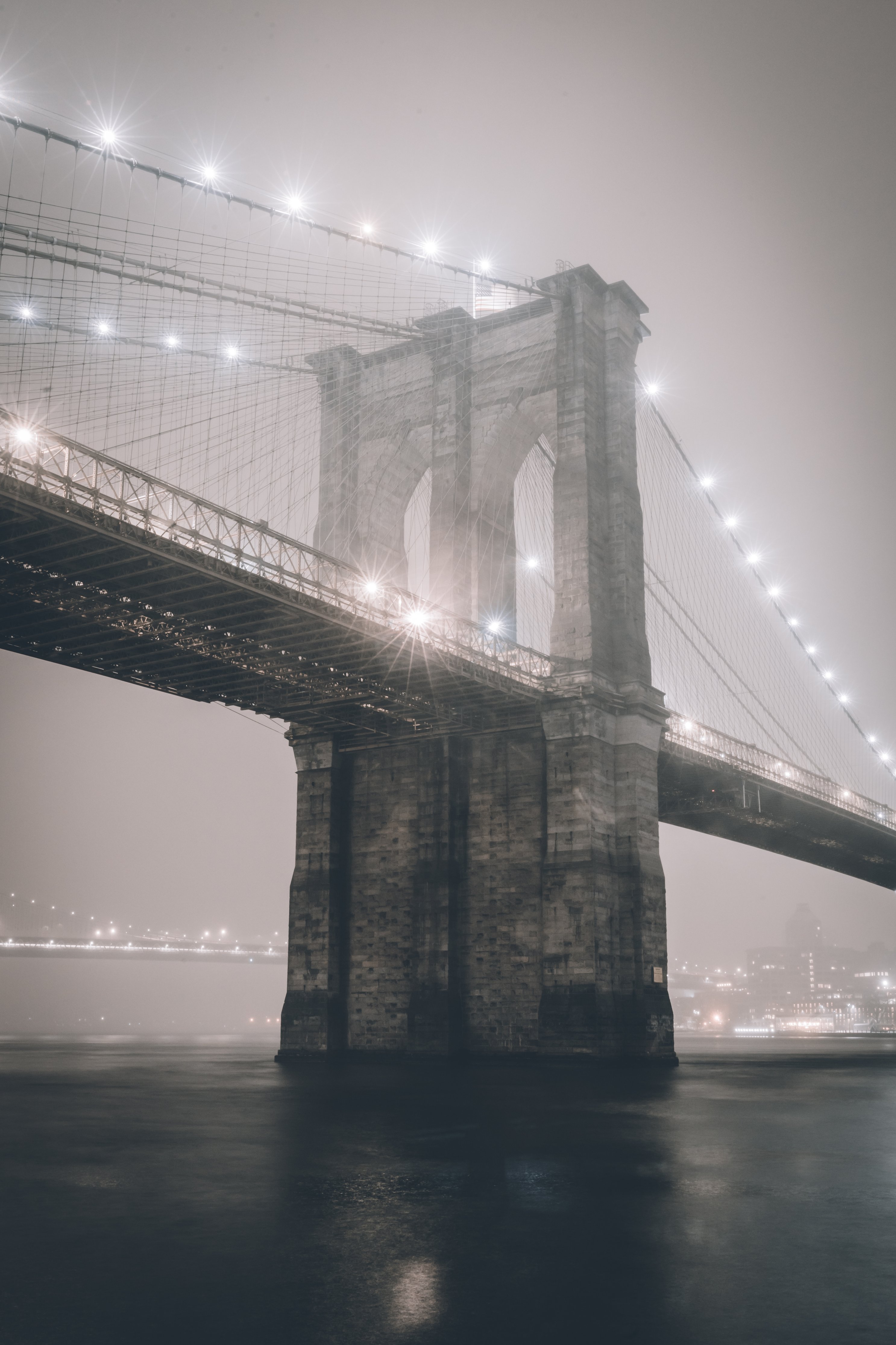 Скачать обои бесплатно Мост, Город, Огни, Города, Туман, Мрак, Подсветка картинка на рабочий стол ПК